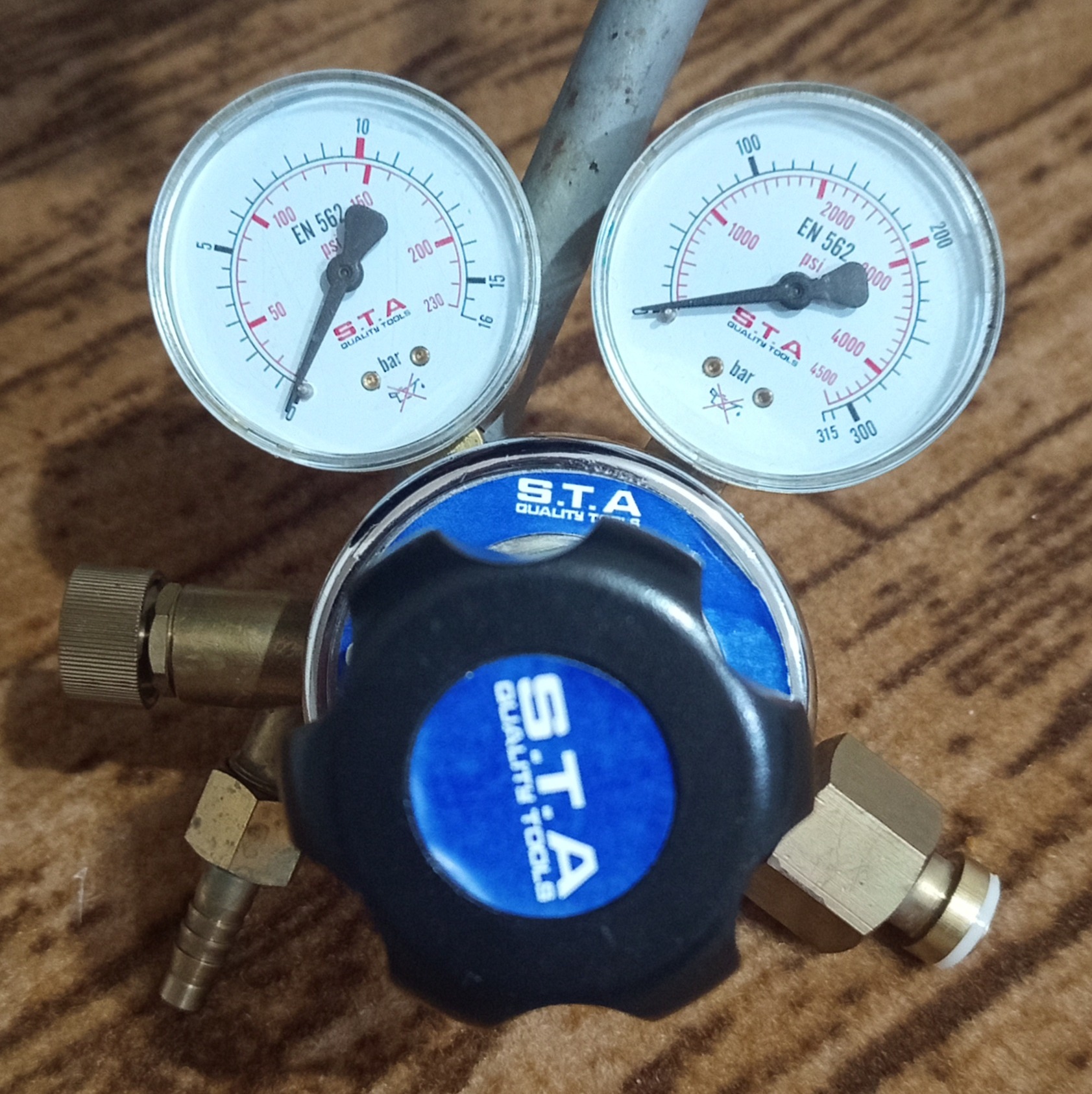 رگلاتور اکسیژن دو گیج