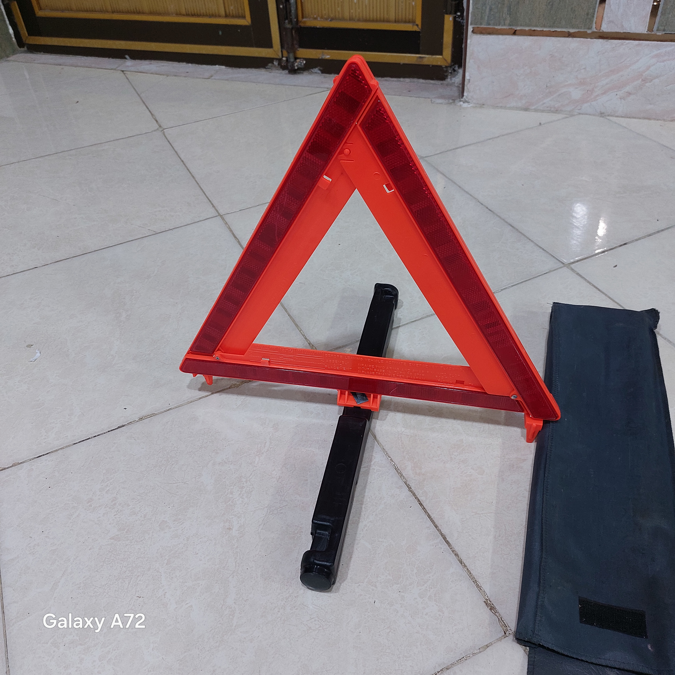 مثلث خطر شبرنگ تاشو