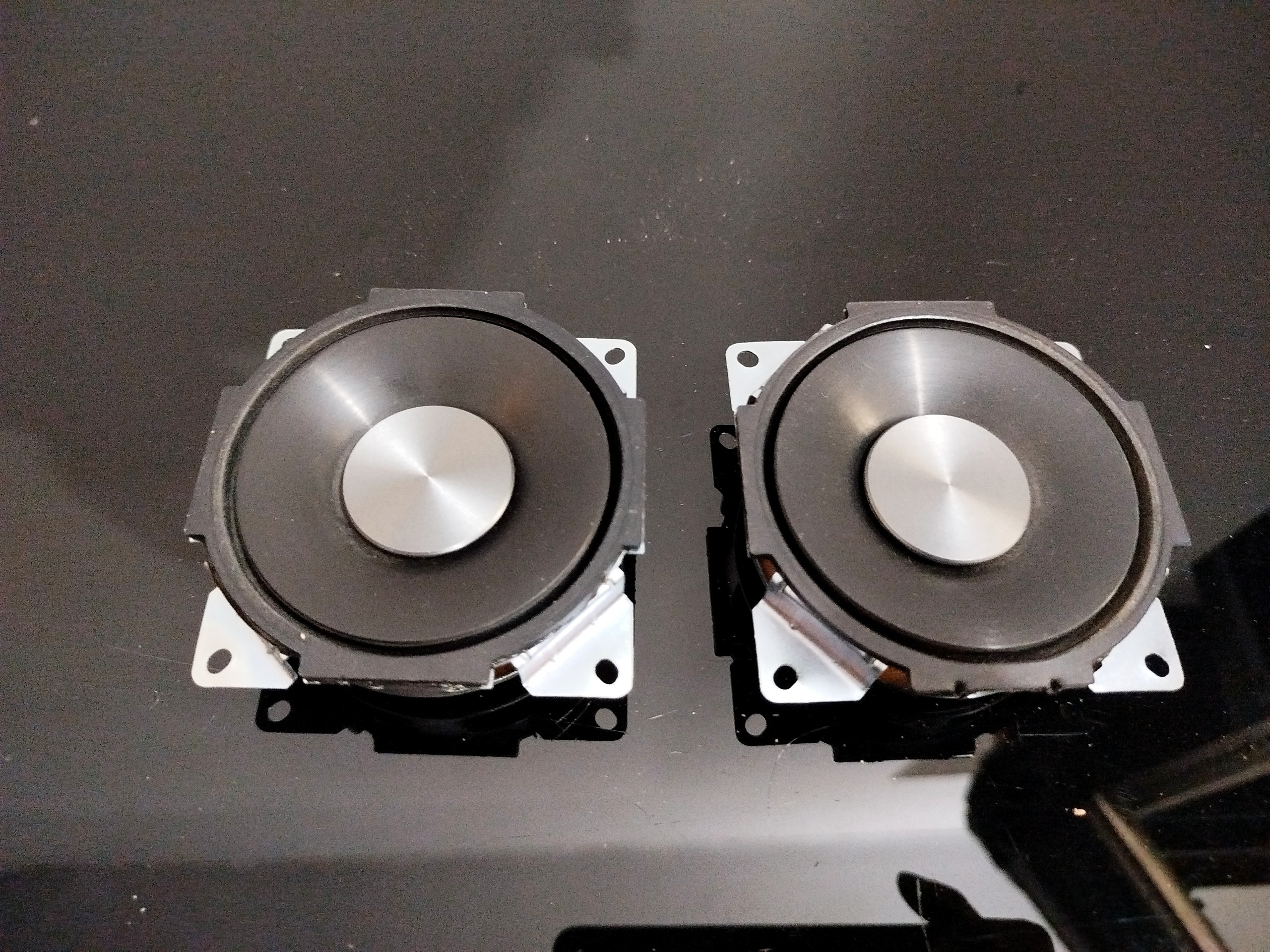 پسیو رادیاتور ( بلندگو ی کمکی برای باند )