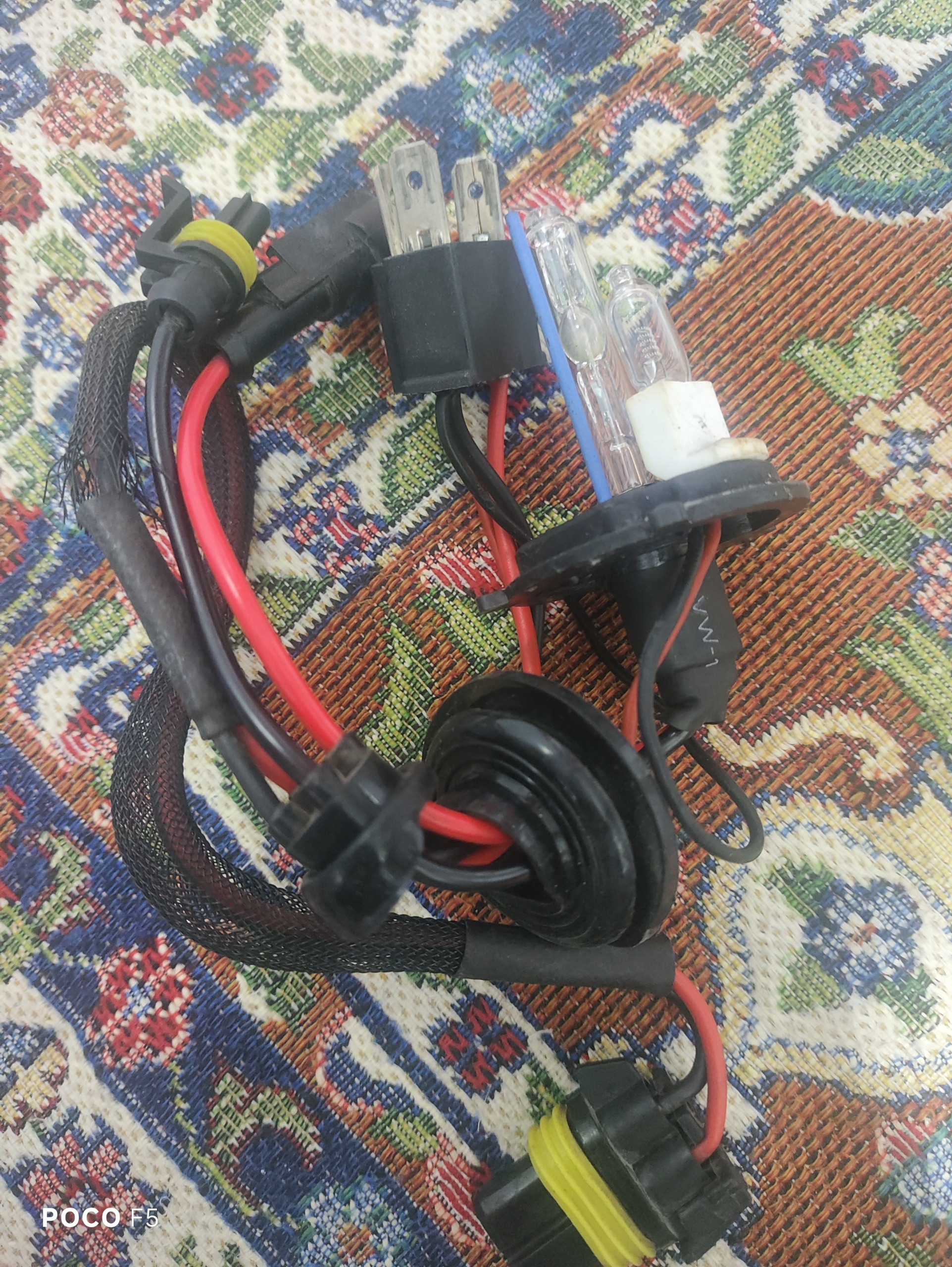لامپ و ترانس زنون