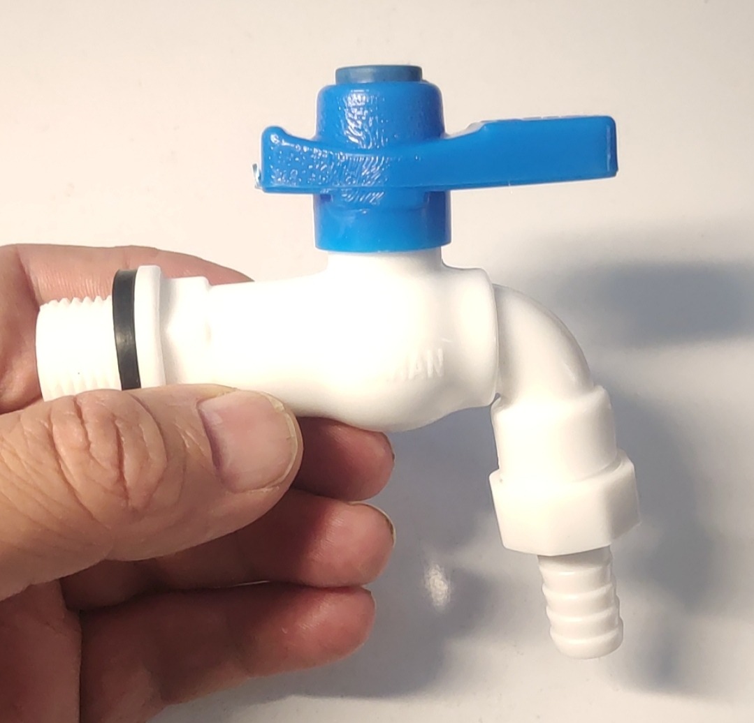 3 عدد شیر پلاستیکی مرغوب