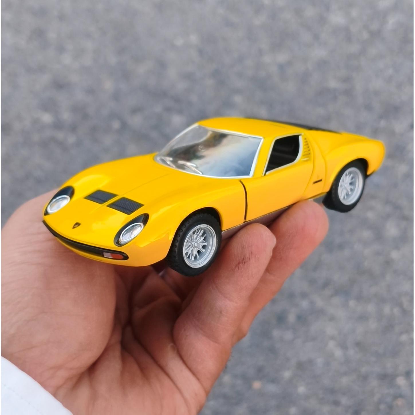 ماکت ماشین Lamborghini Miura P400 . برند KiNSMART