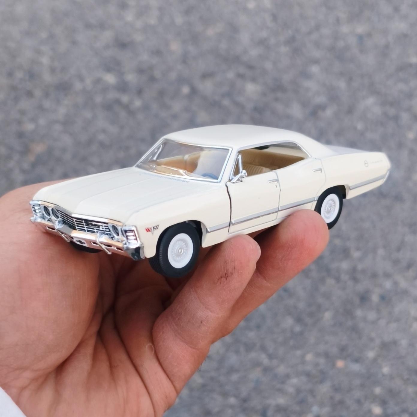 ماکت ماشین Chevrolet Impala 1967 . برند KiNSMART7