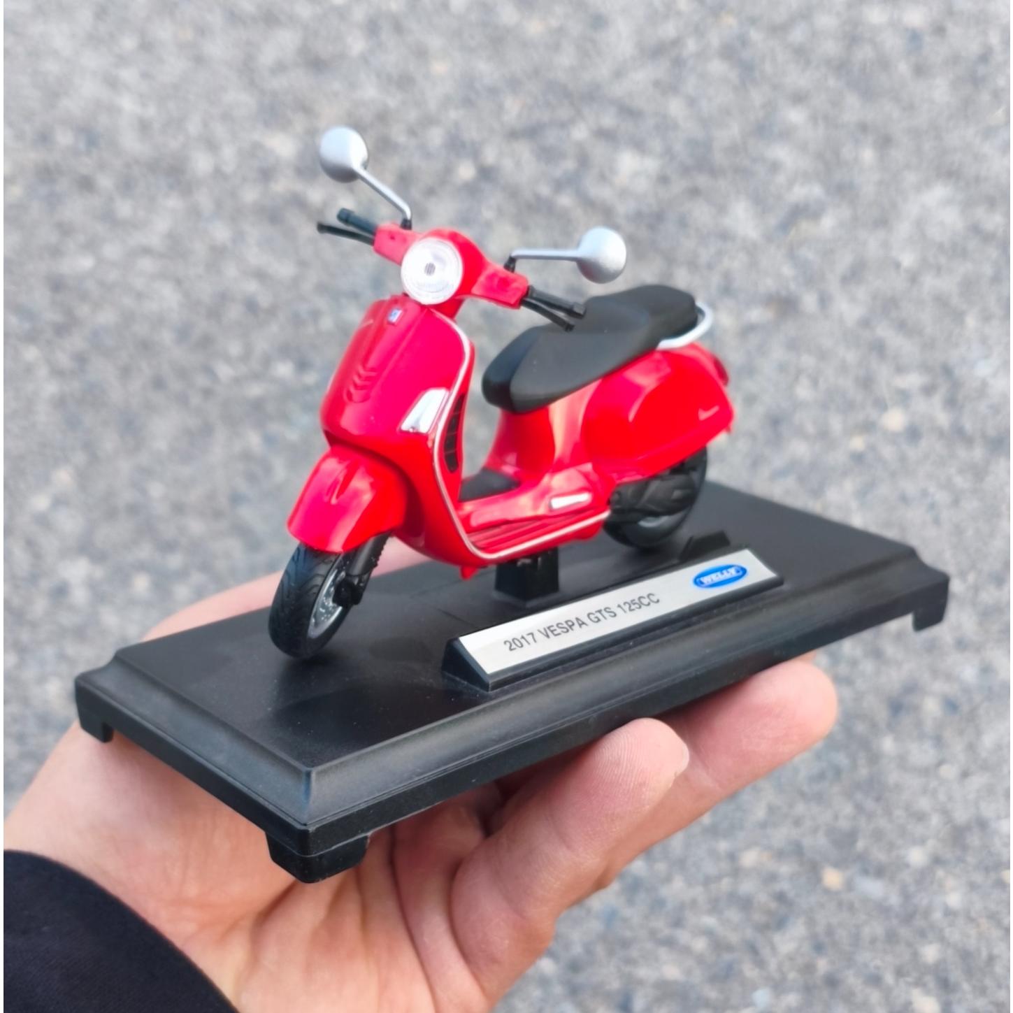 ماکت موتور Vespa GTS 125cc . برند WELLY