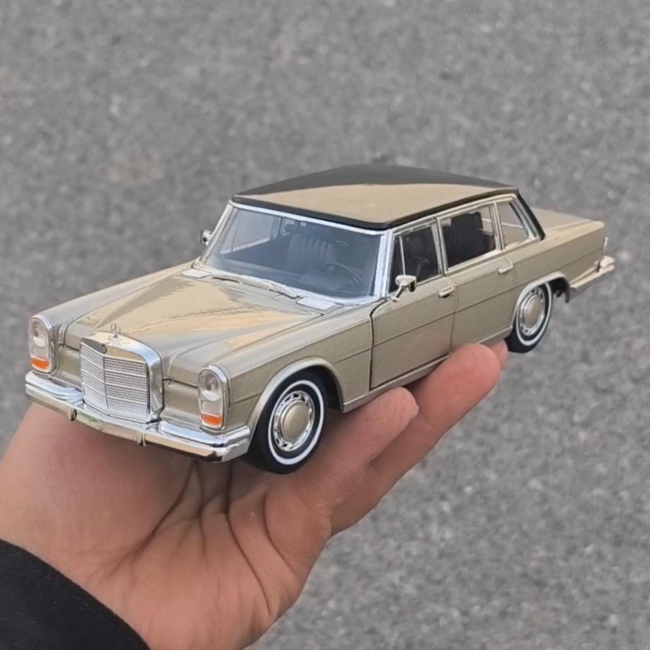 ماکت ماشین Mercedes Benz 600 . برند WELLY