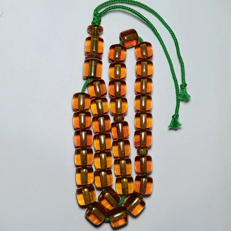 سندلوس شیخ تک سوراخ دارای بو کمیاب .آلمان.