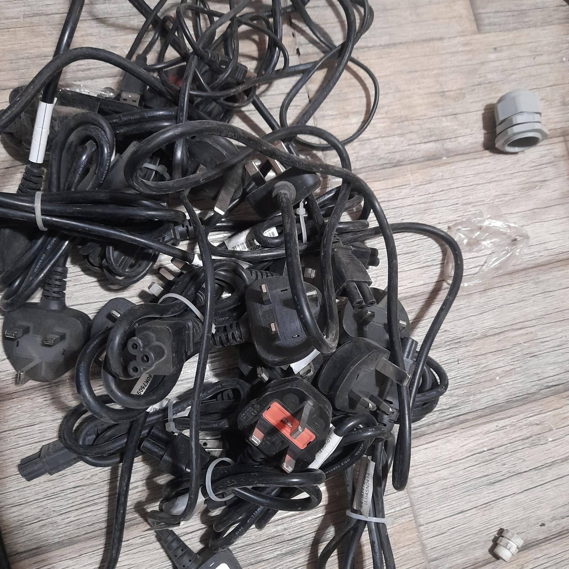 کابل برق لپ تاپ