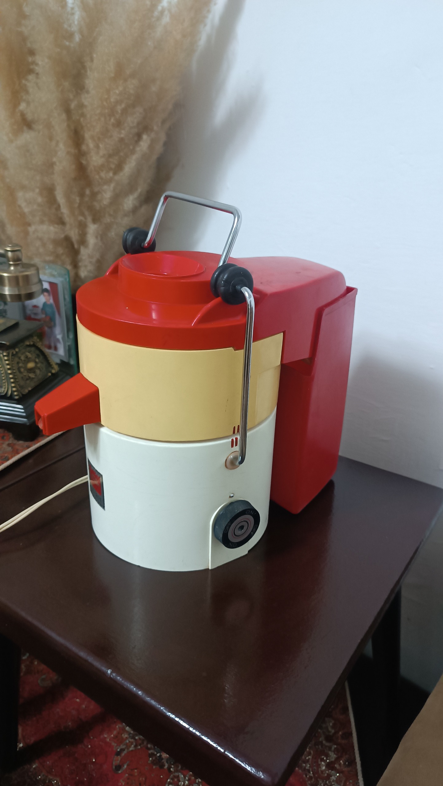 آبمیوه گیری توشیبا ژاپن قدیمی توضیحات دارد