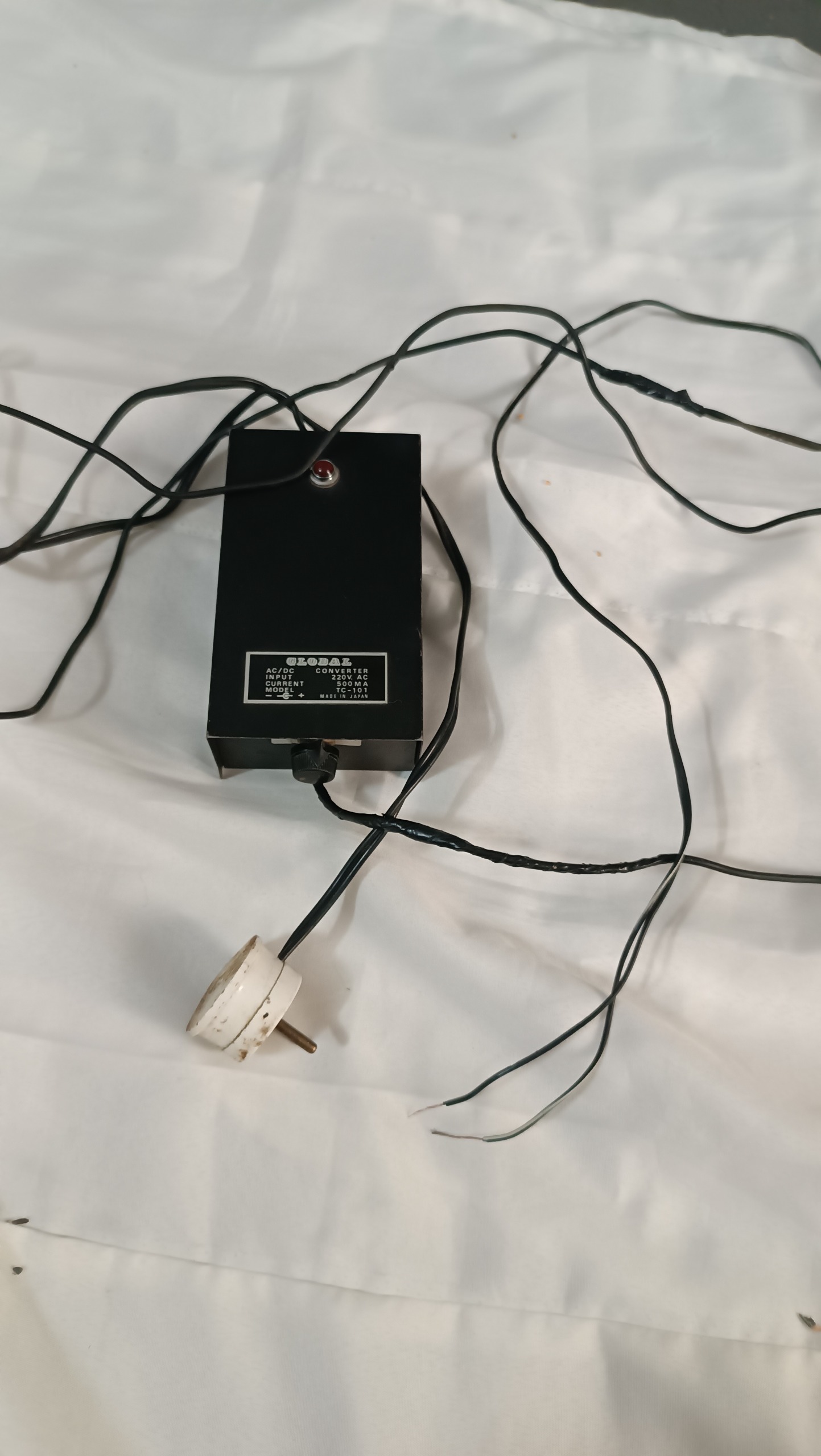 منبع تغذیه متغییر ژاپنی توضیحات دارد