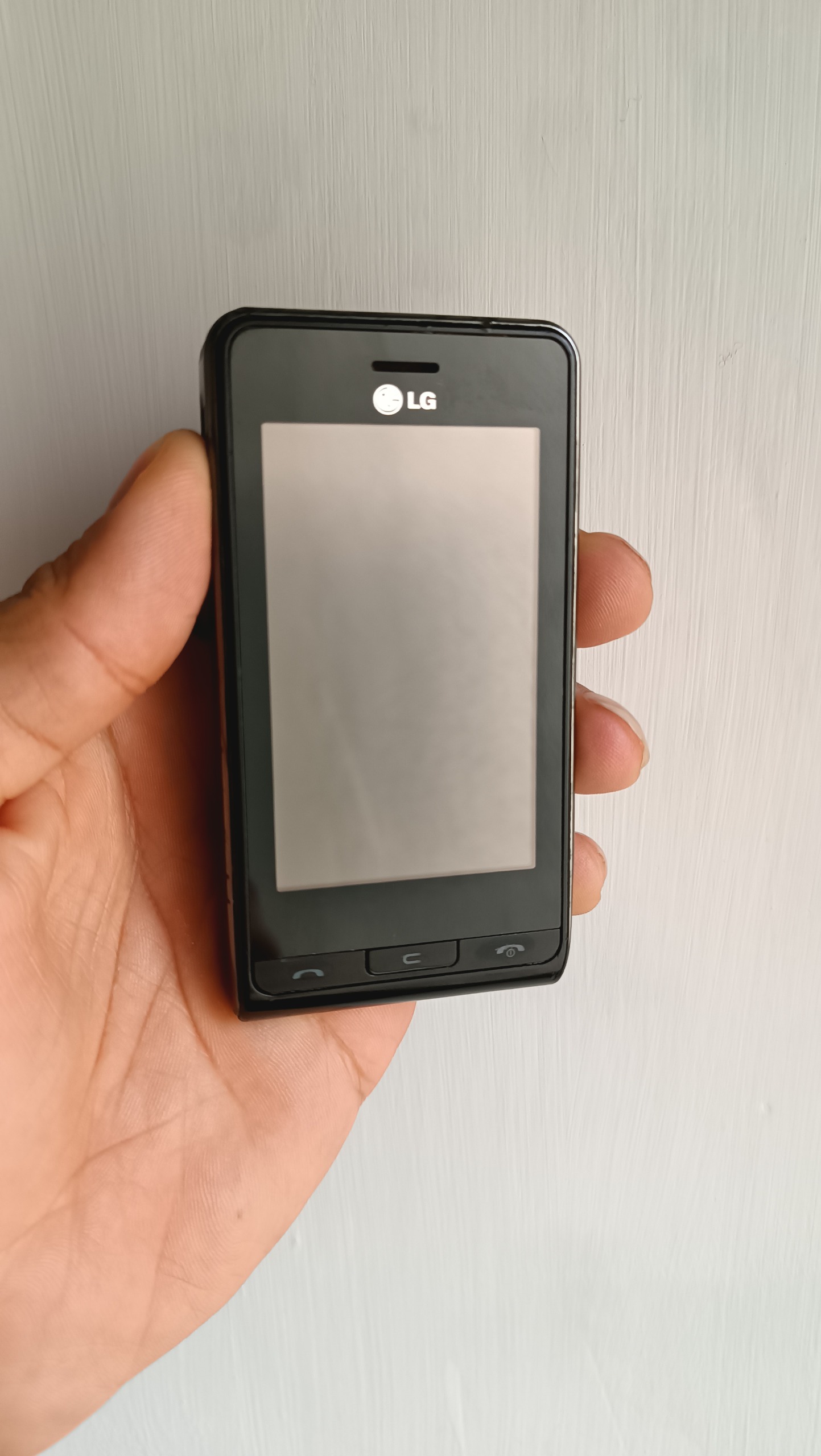 گوشی الجیKE990 معیوب