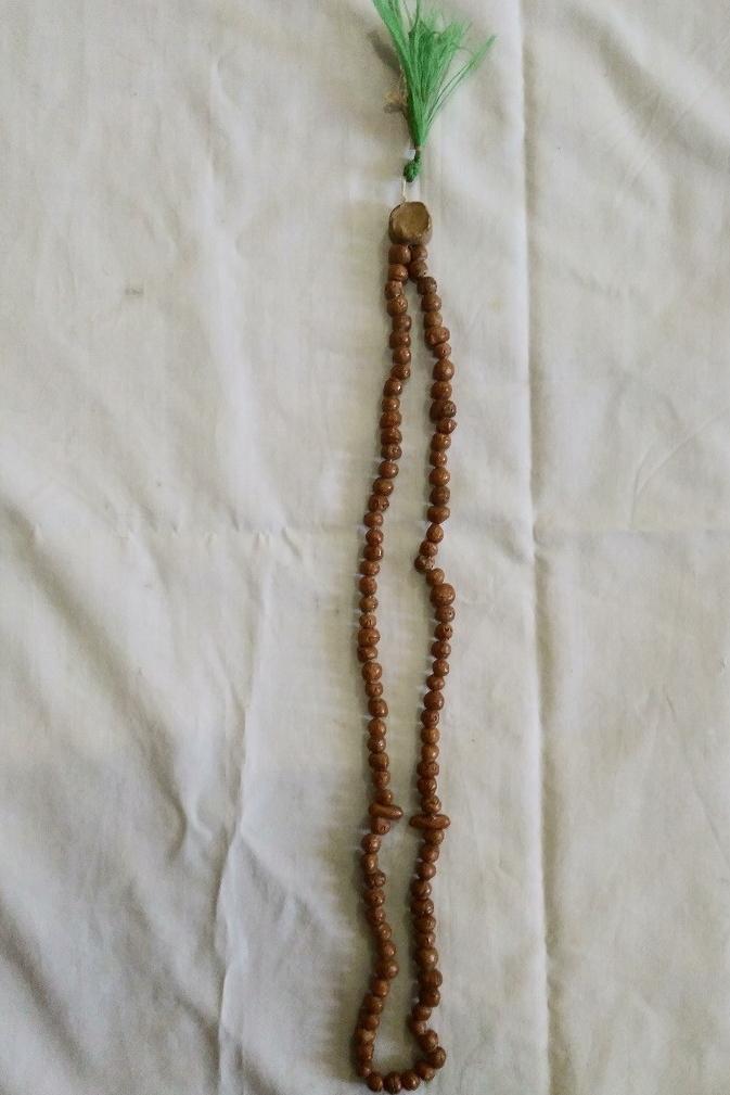 تسبیح تبرک شده در حرم حضرت امام حسین(ع)