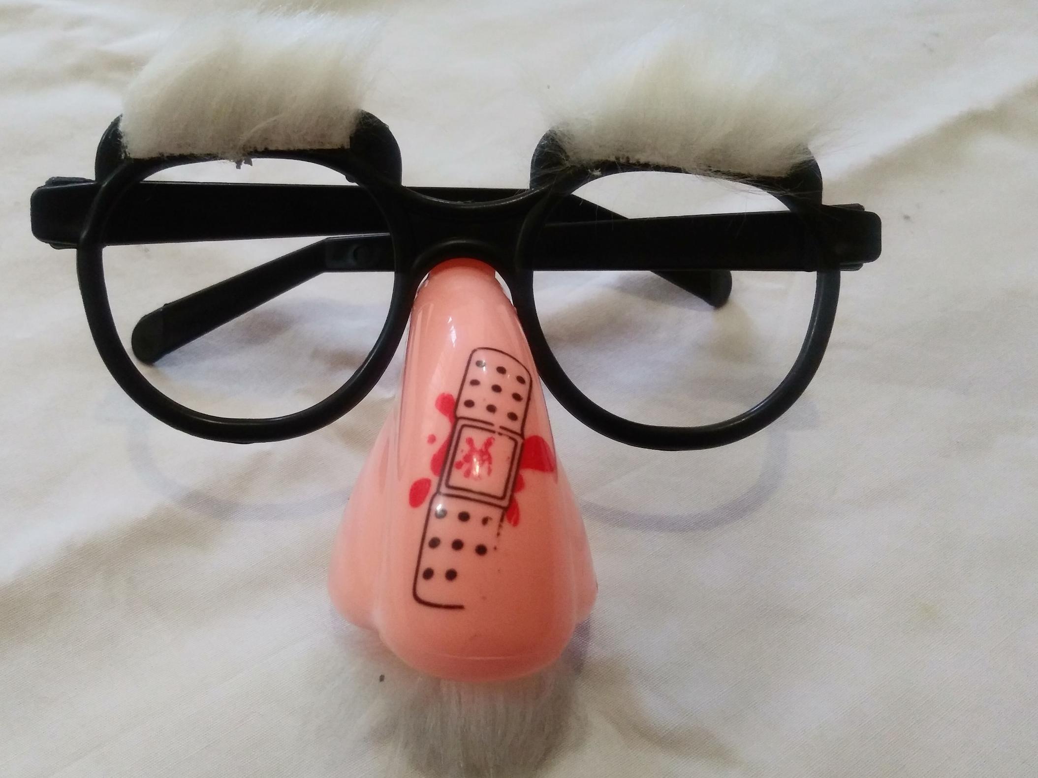 عینک طرح  پیرمرد