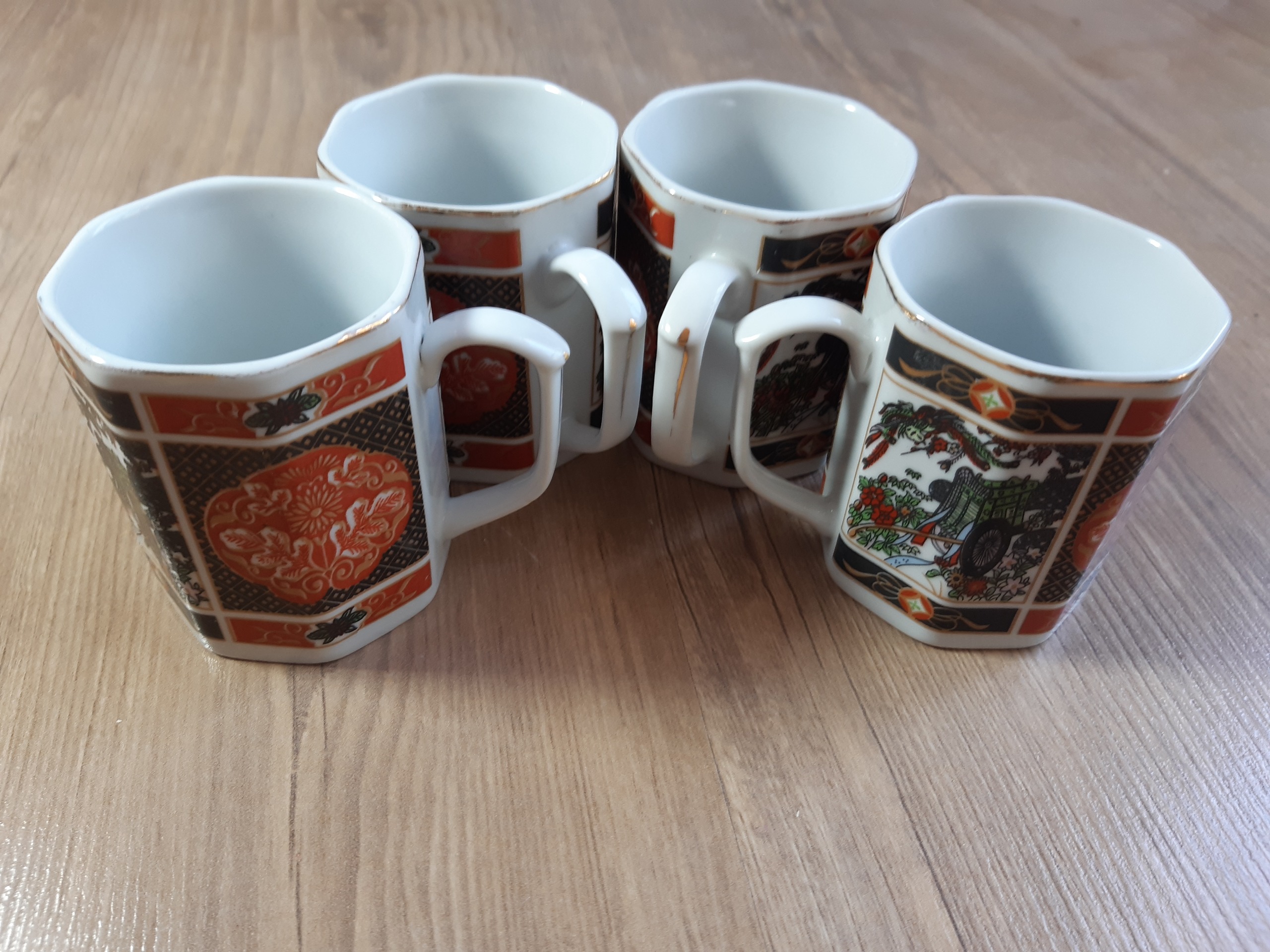 چهار عدد فنجان قدیمی چینی