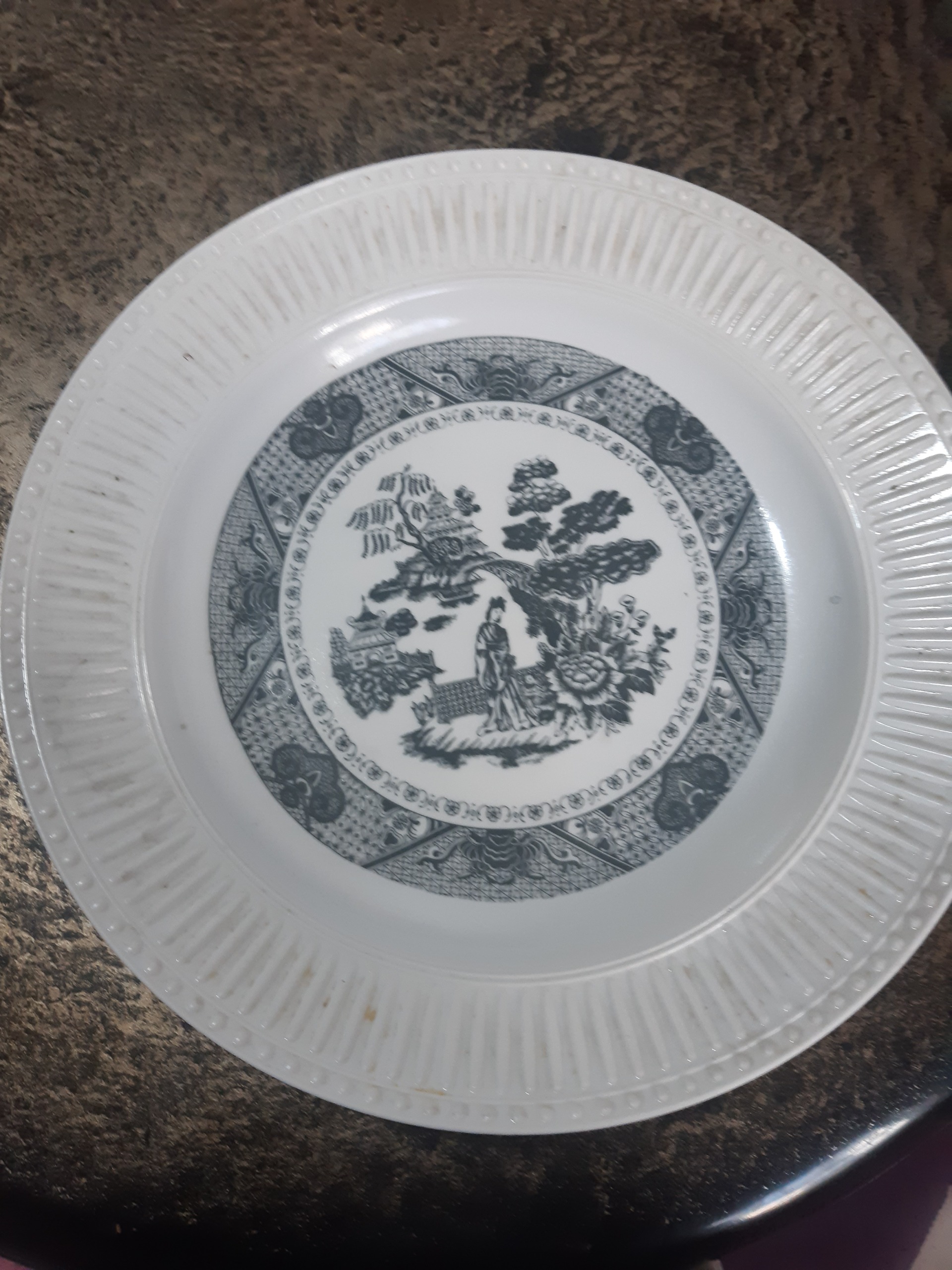 یک عدد میوه خوری ملامین گرد قدیمی