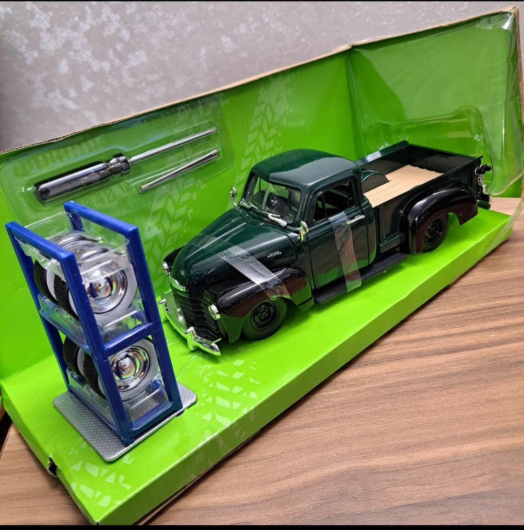 ماکت شورلت پیکاپ 1953 یشمی رنگ