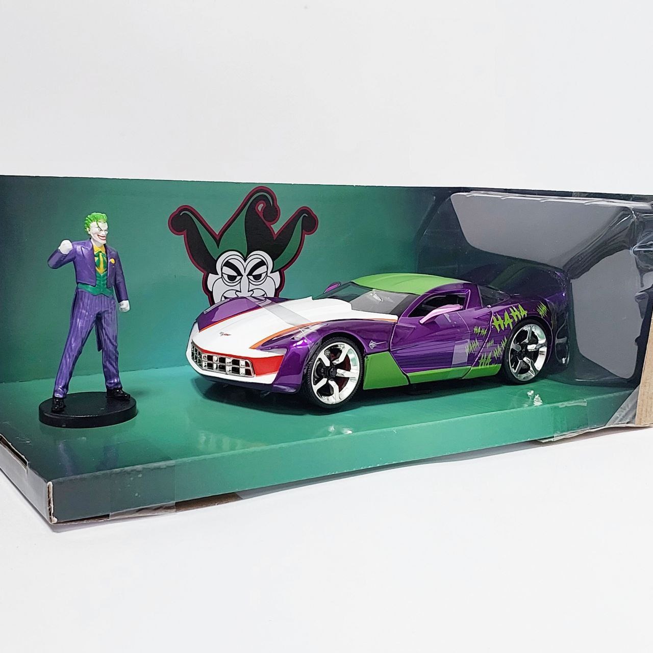 ماکت چوی کوروت 2009 بهمراه فیگور جوکرجادا