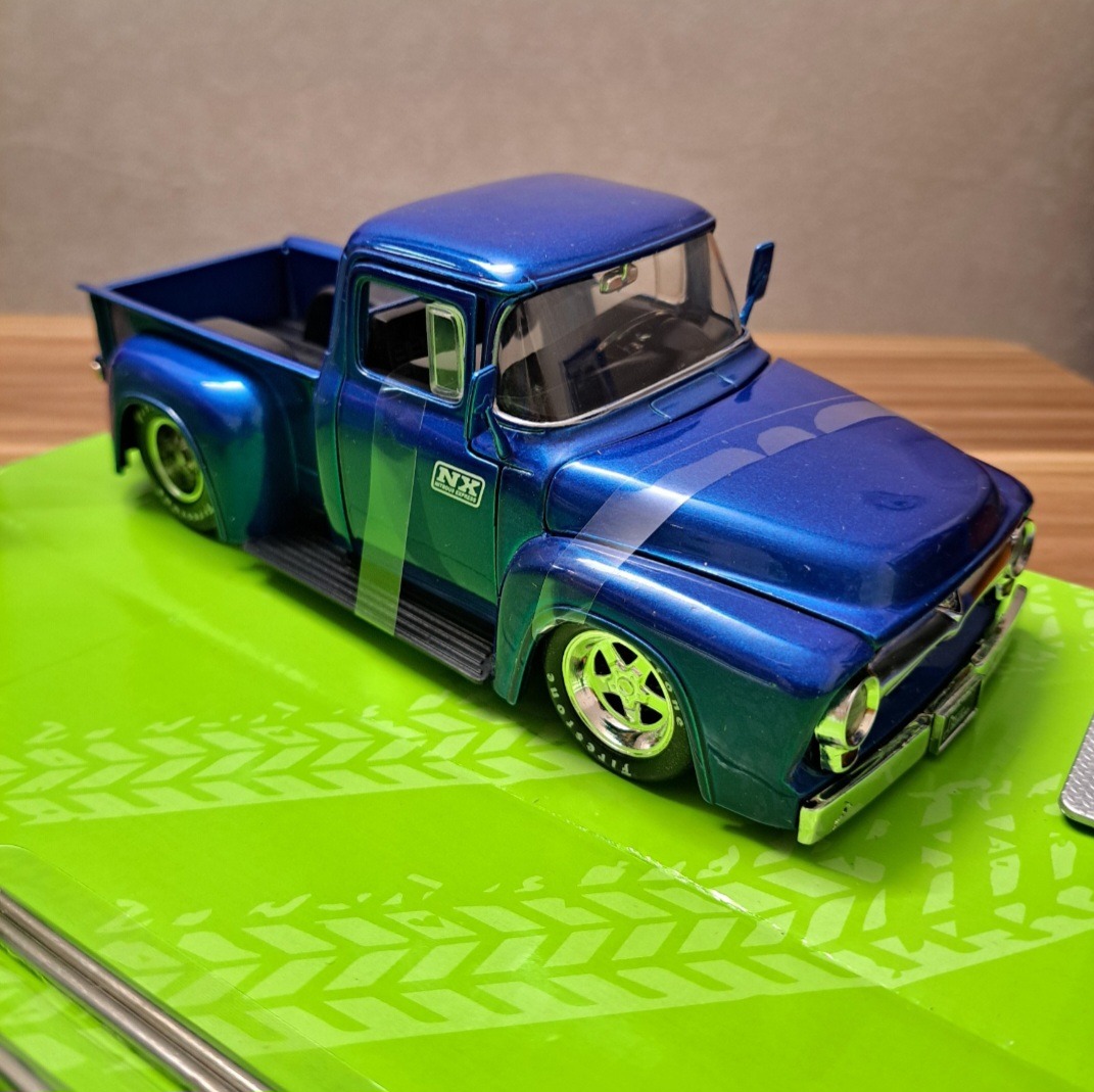 ماکت ماشین فورد F100 پیکاپ جادا