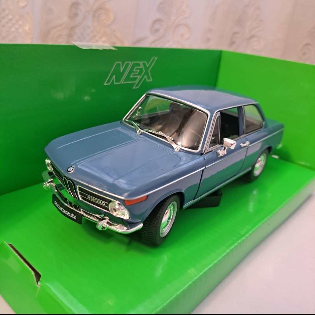 ماکت بی ام و bmw 2002ti