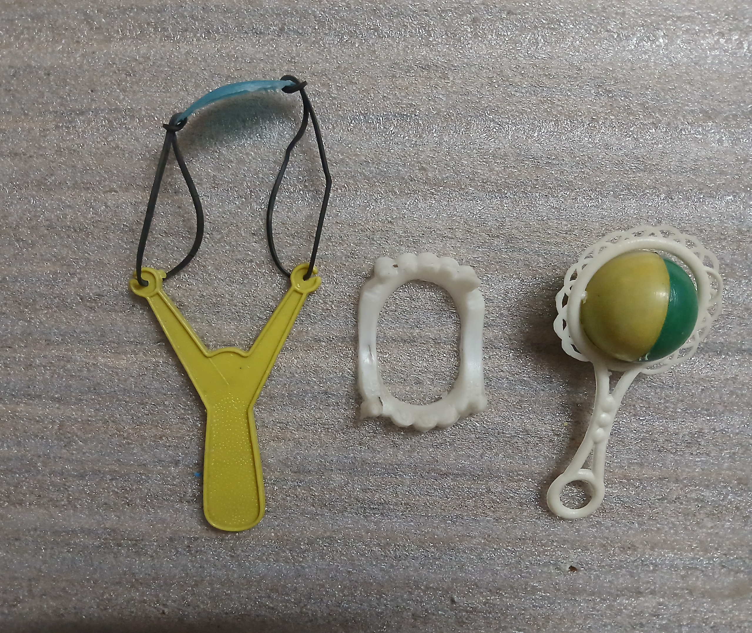 تیرکمان و جغجغه و دندان خون اشام کلکسیونی