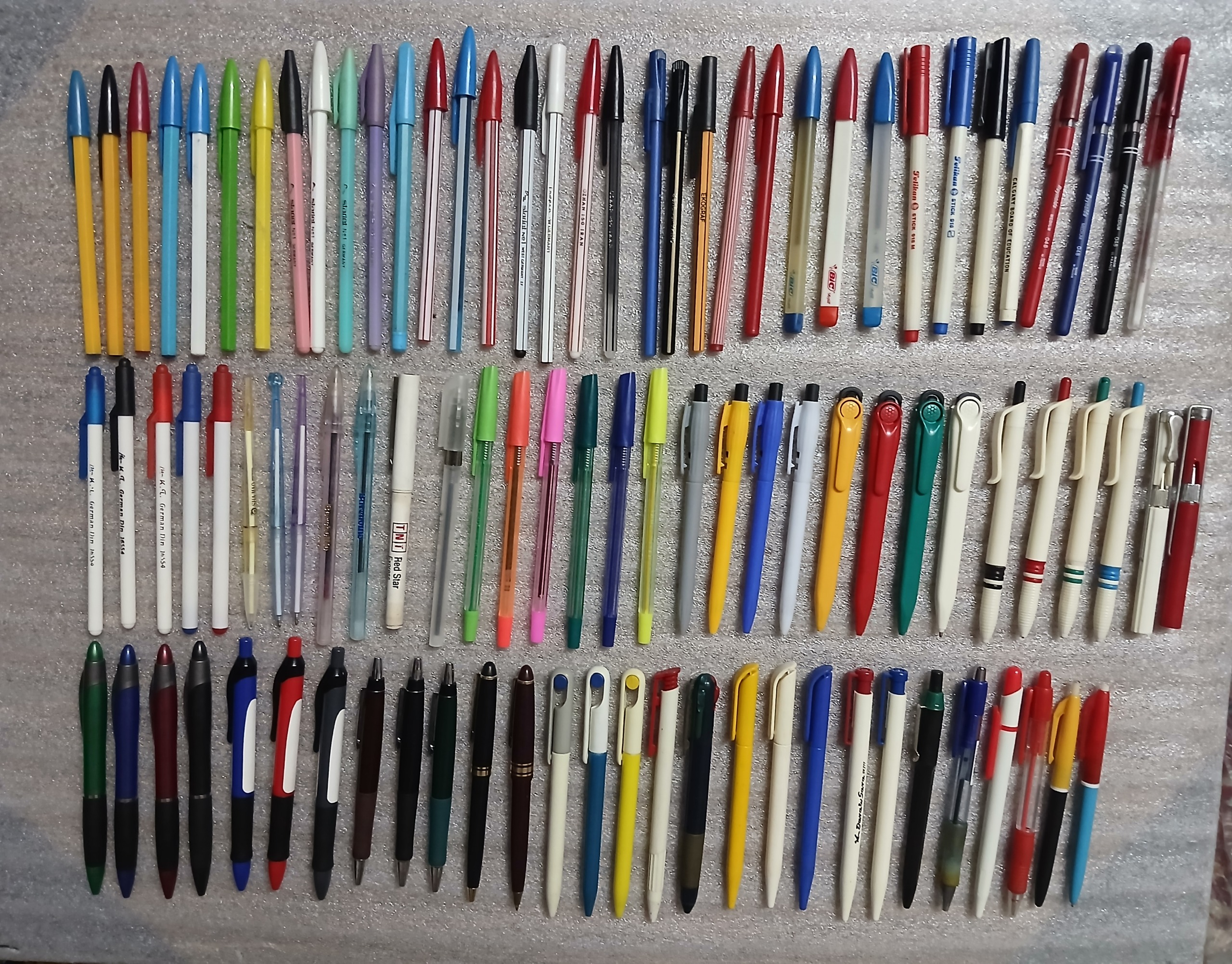 132 عدد خودکار قدیمی جوهرشون خشک شده و نمینویسه