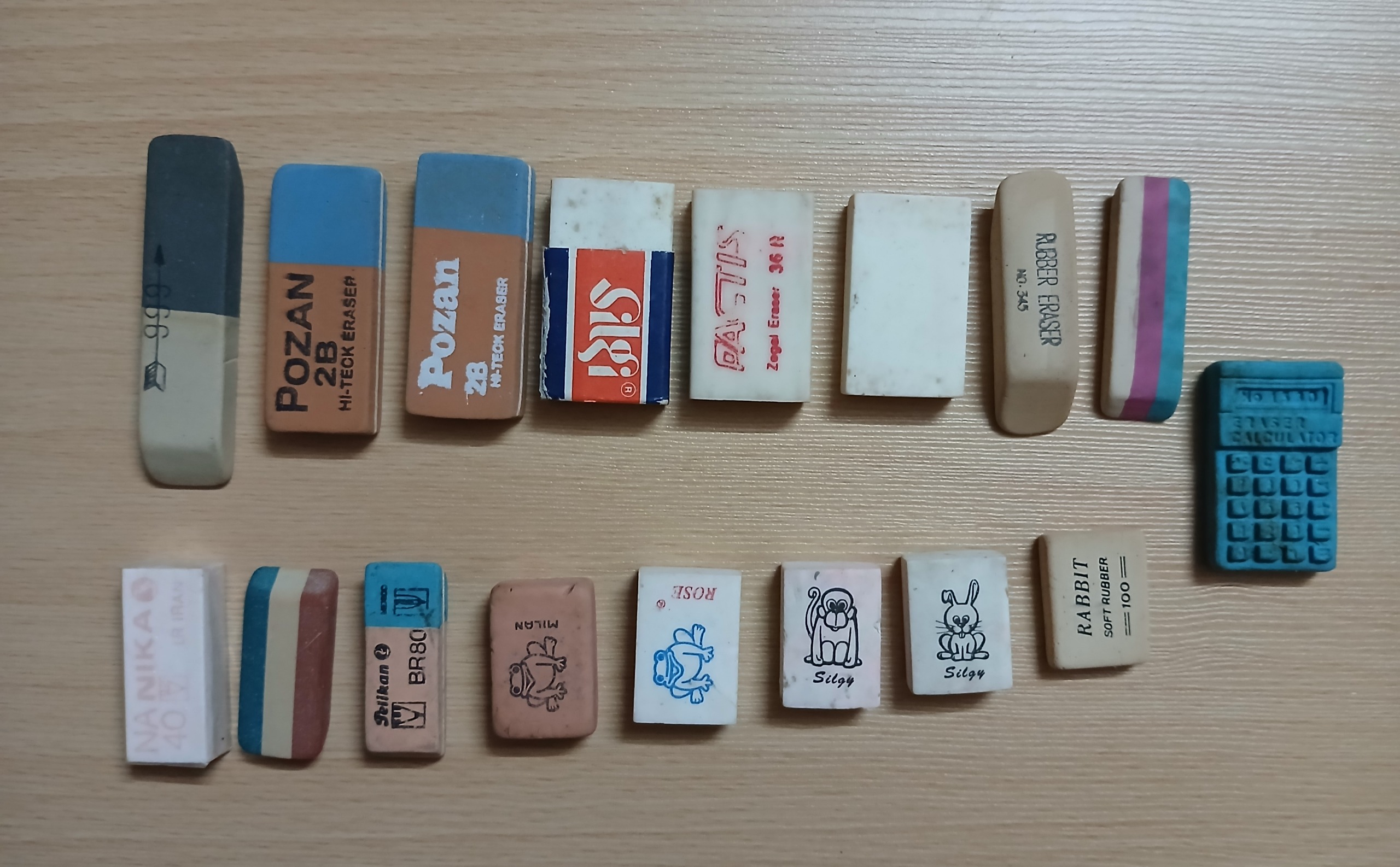 17 عدد پاک کن قدیمی (روی پاک کنها لک افتاده)