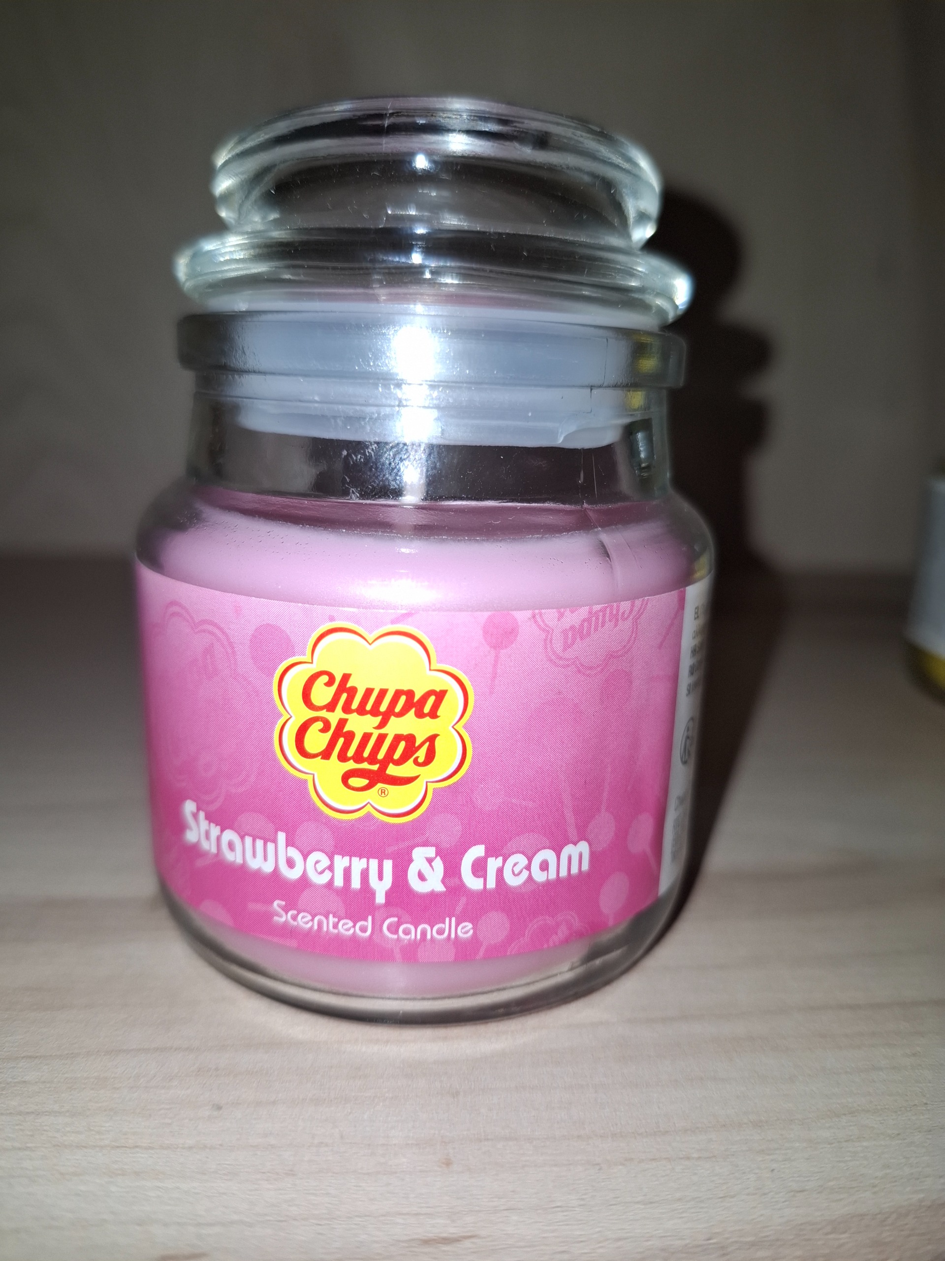 شمع با رایحه توتفرنگی chupa chups