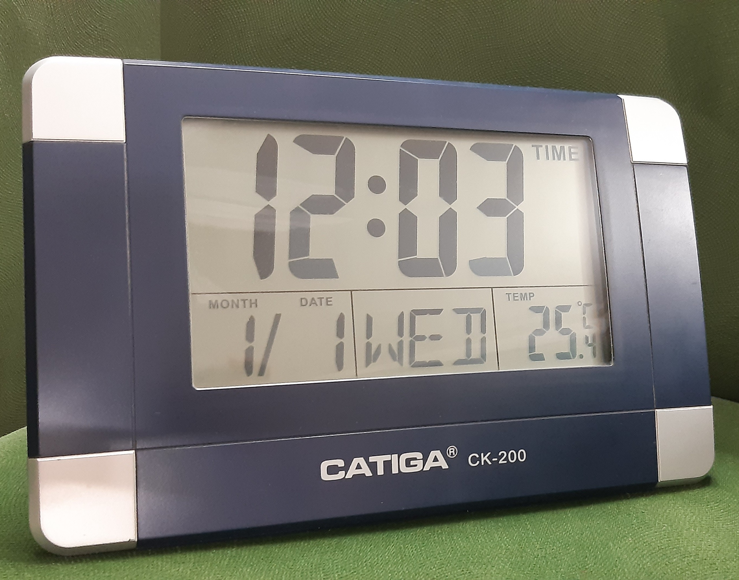 ساعت دیجیتالی رومیزیcatiga