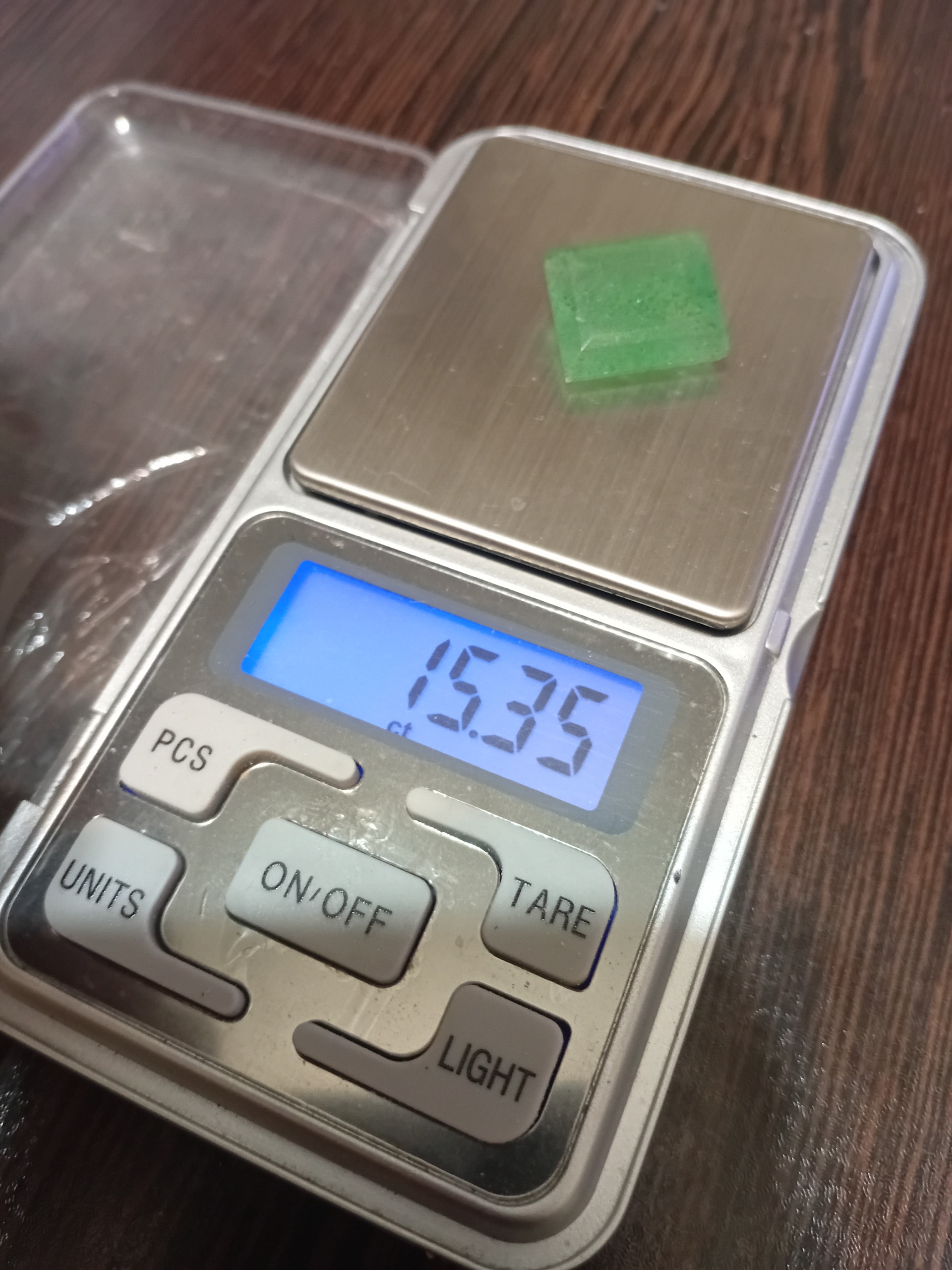 زمرد بکر و اعلای معدنی زامبیایی 16 قیراطی