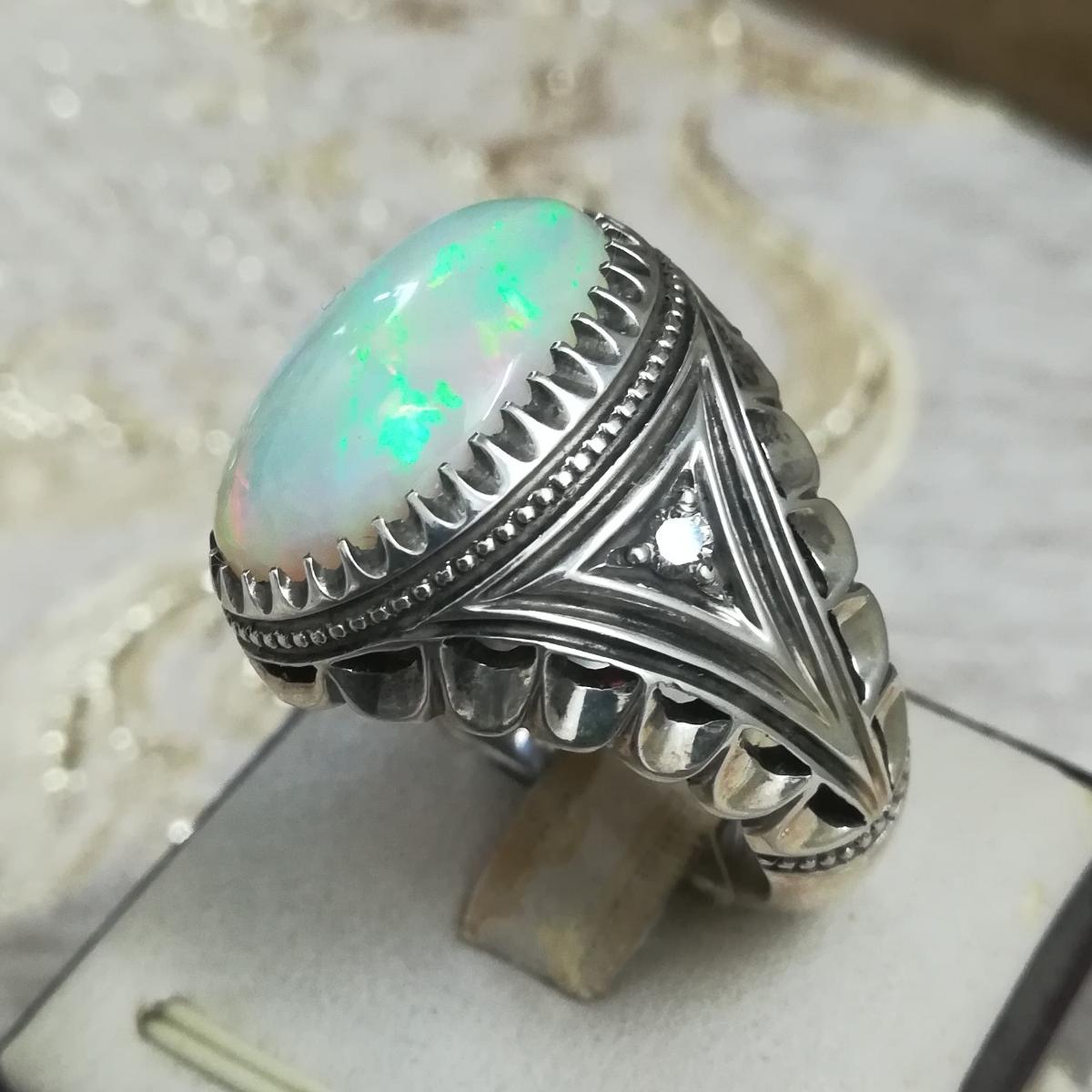 انگشتر فاخر ٱپال بینظیر معدنی استرالیایی