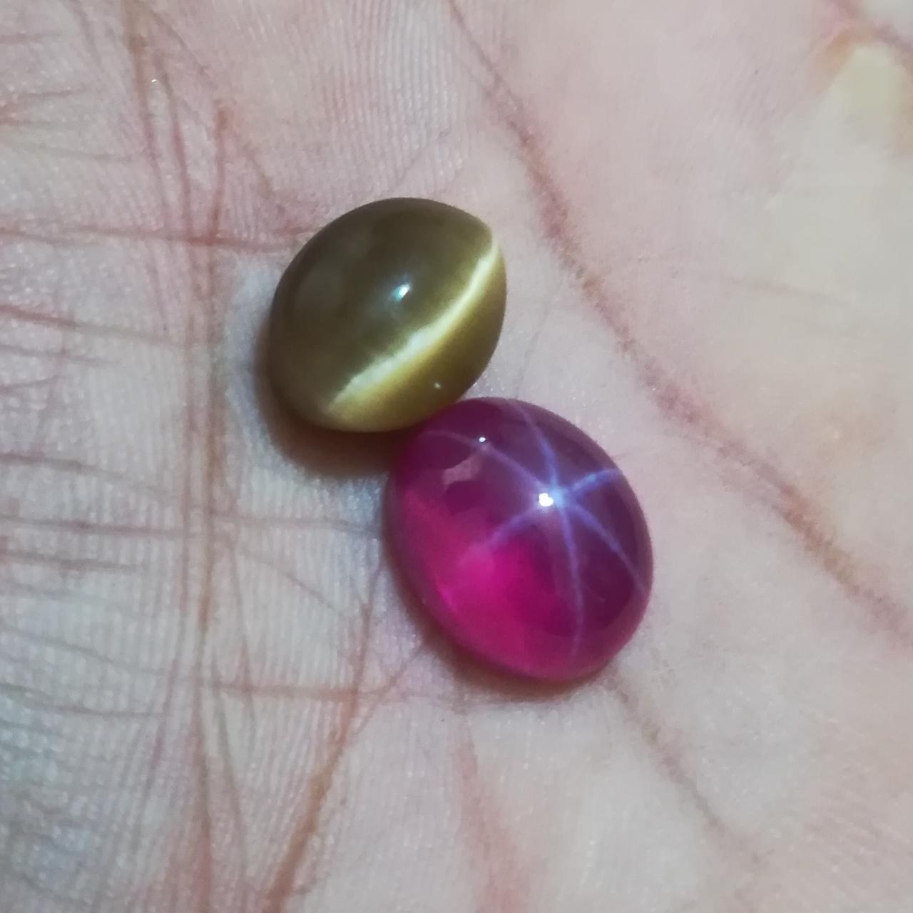 دو نگین ناب یاقوت سرخ استار و یاقوت چشم گربه