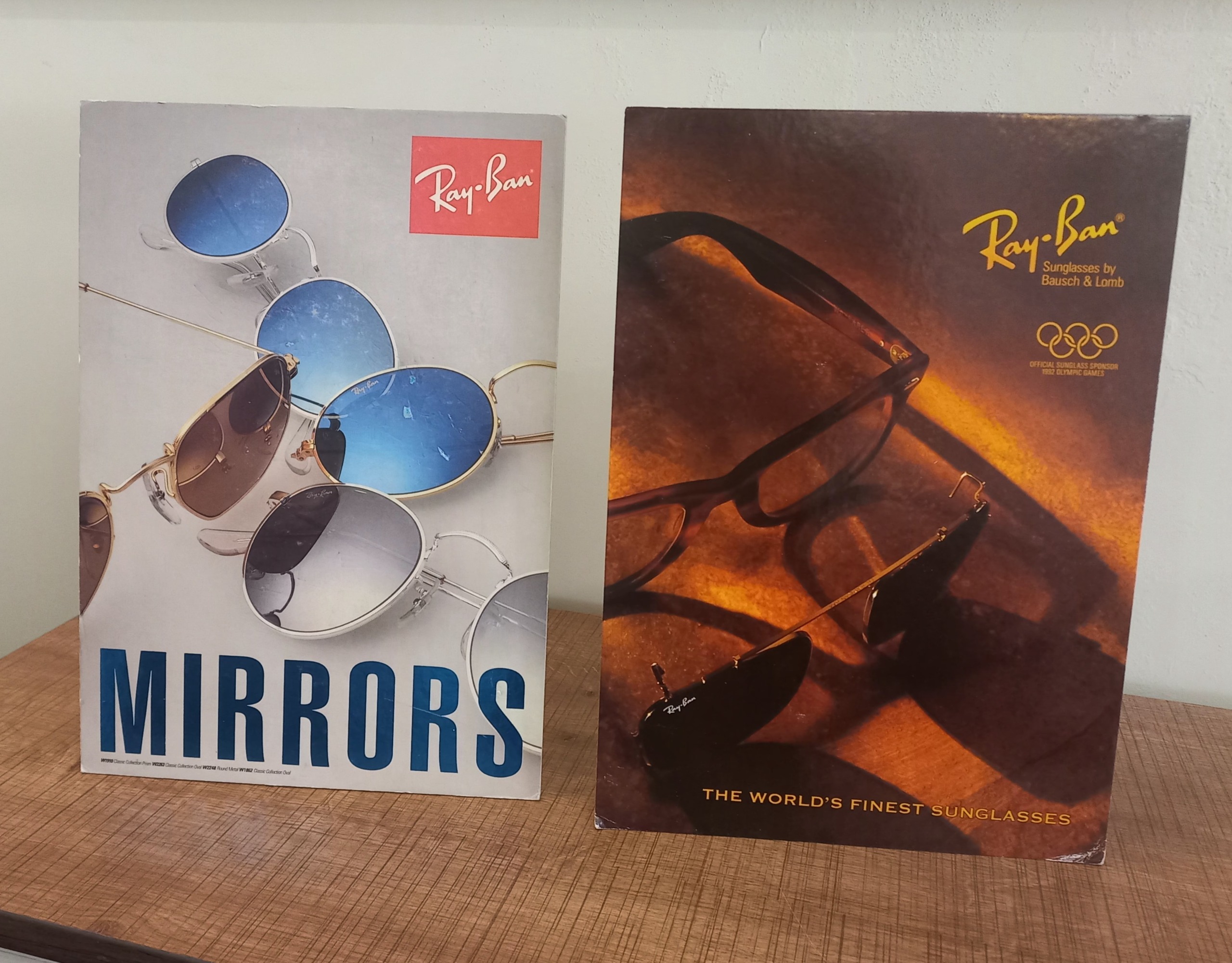 استند تبلیغاتی عینک  Ray Ban