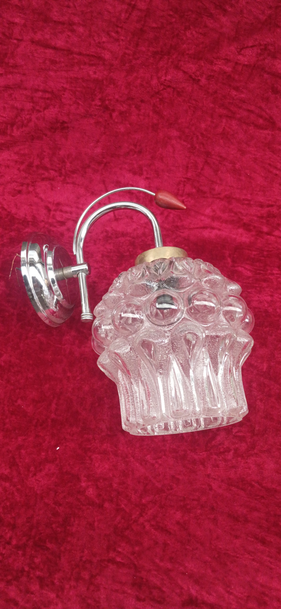 چراغ دیواری برقی قدیمی