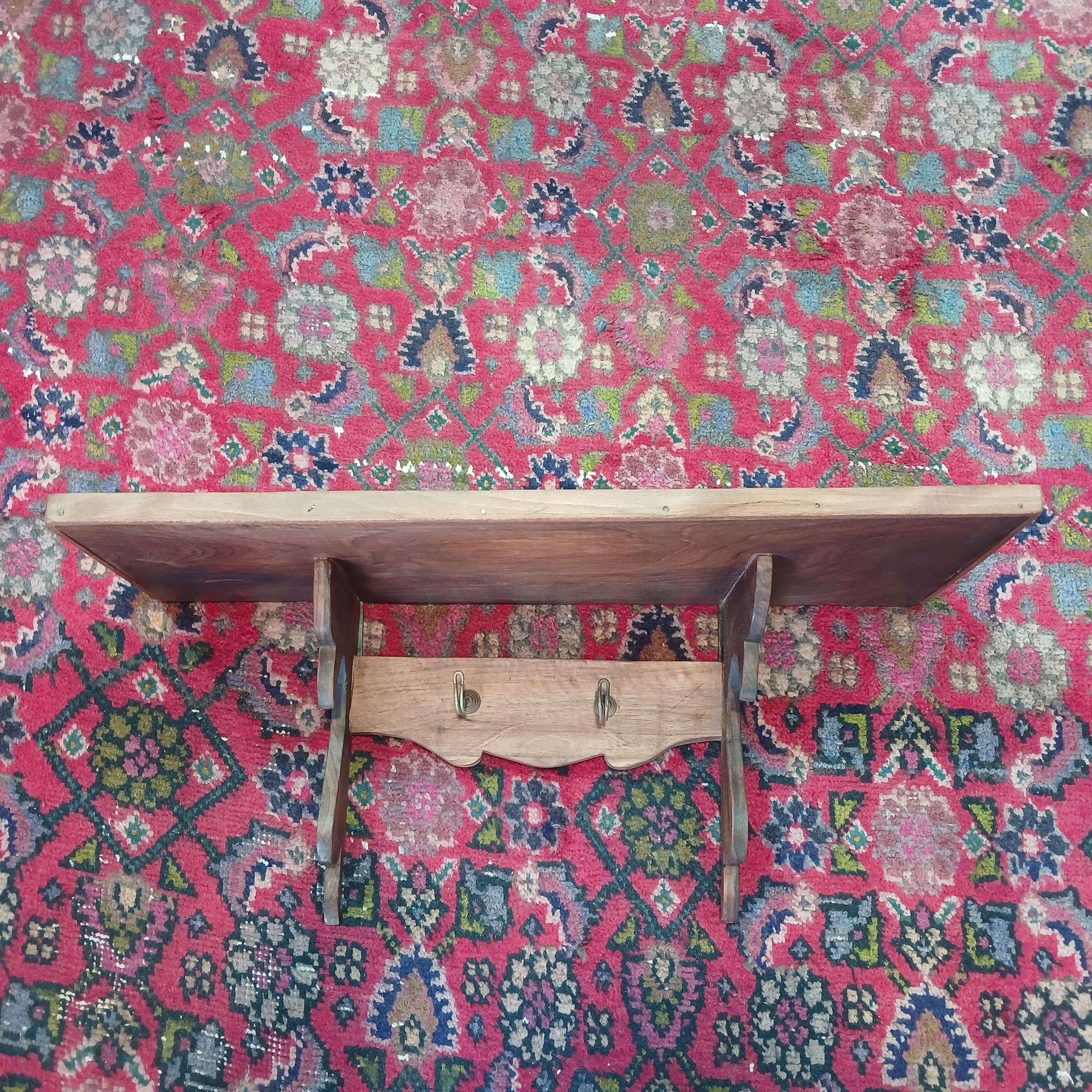 طاقچه چوبی قدیمی