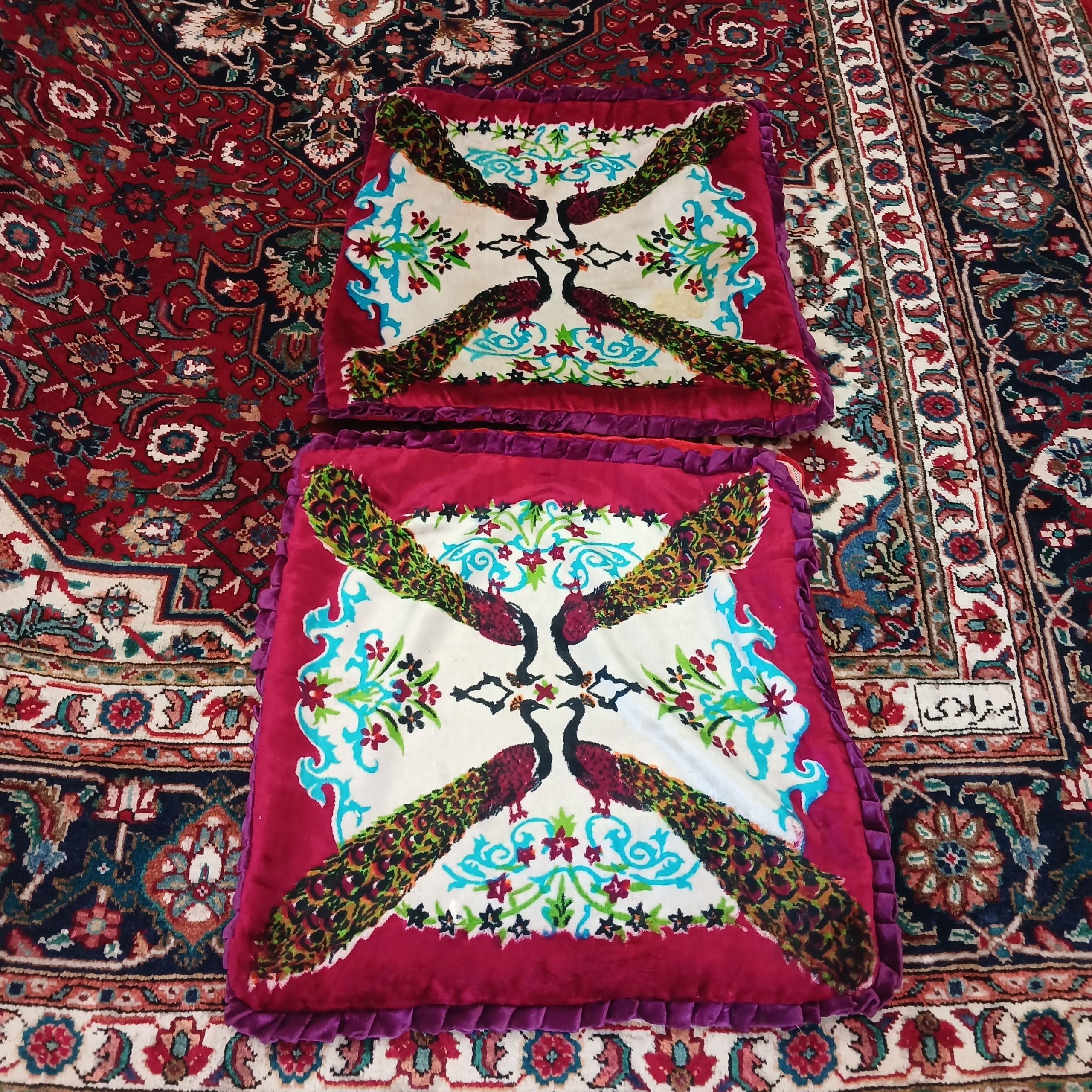 پارچه (رو بالشی مخمل)قدیمی