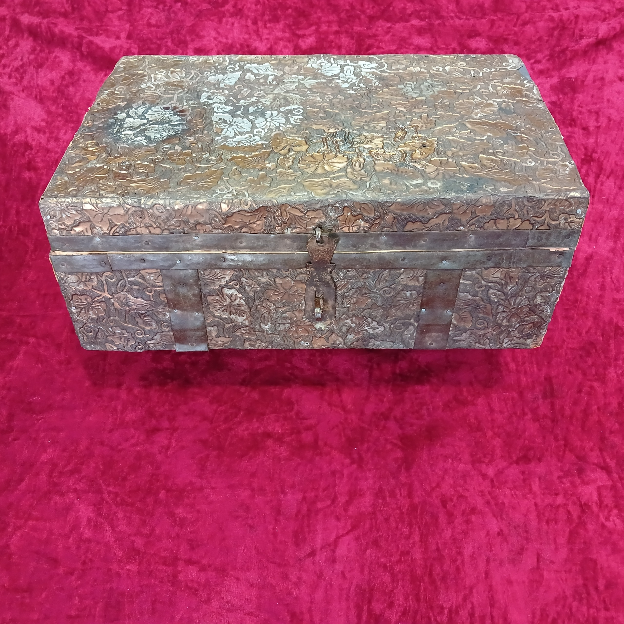 جعبه چوبی قدیمی