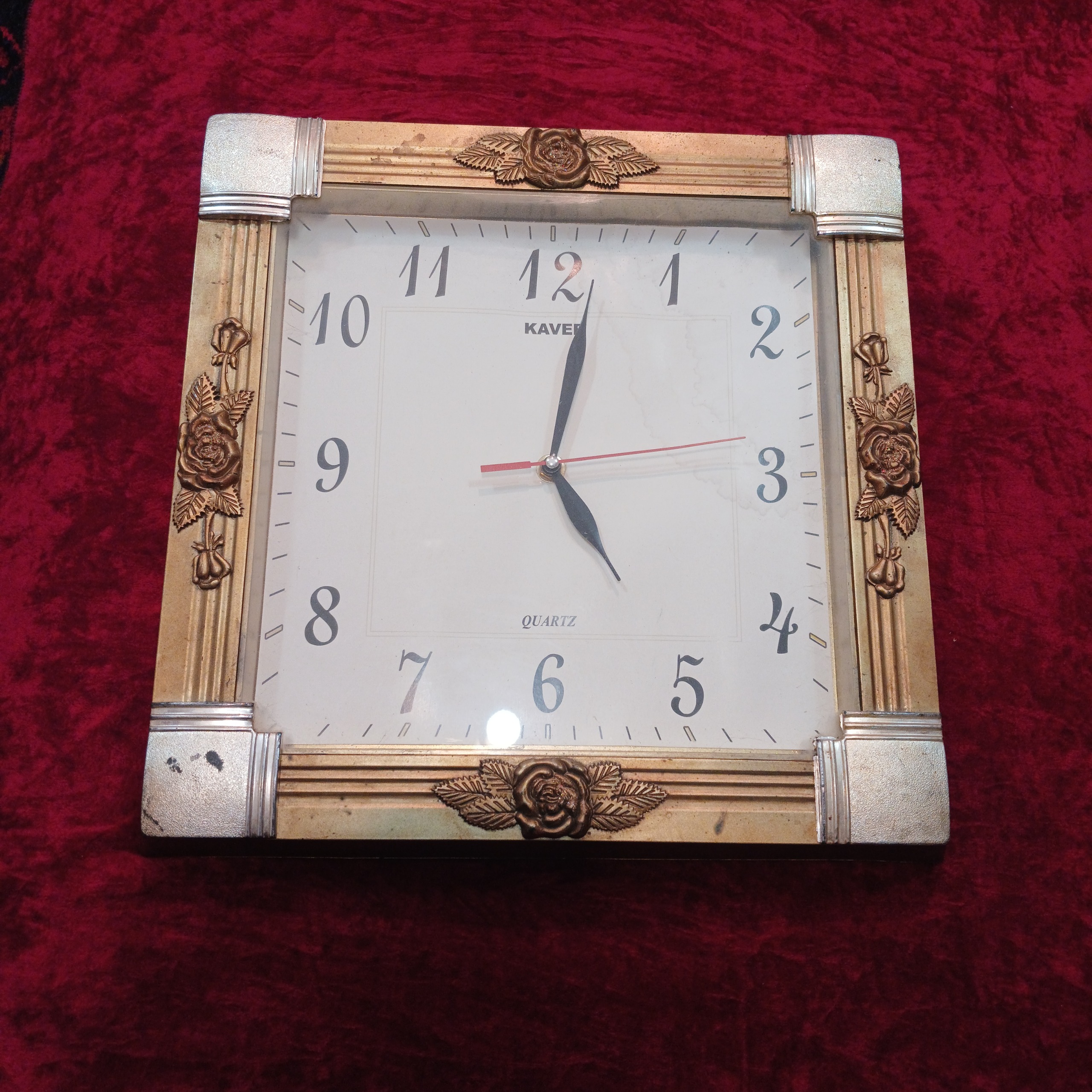 ساعت دیواری باتری خور