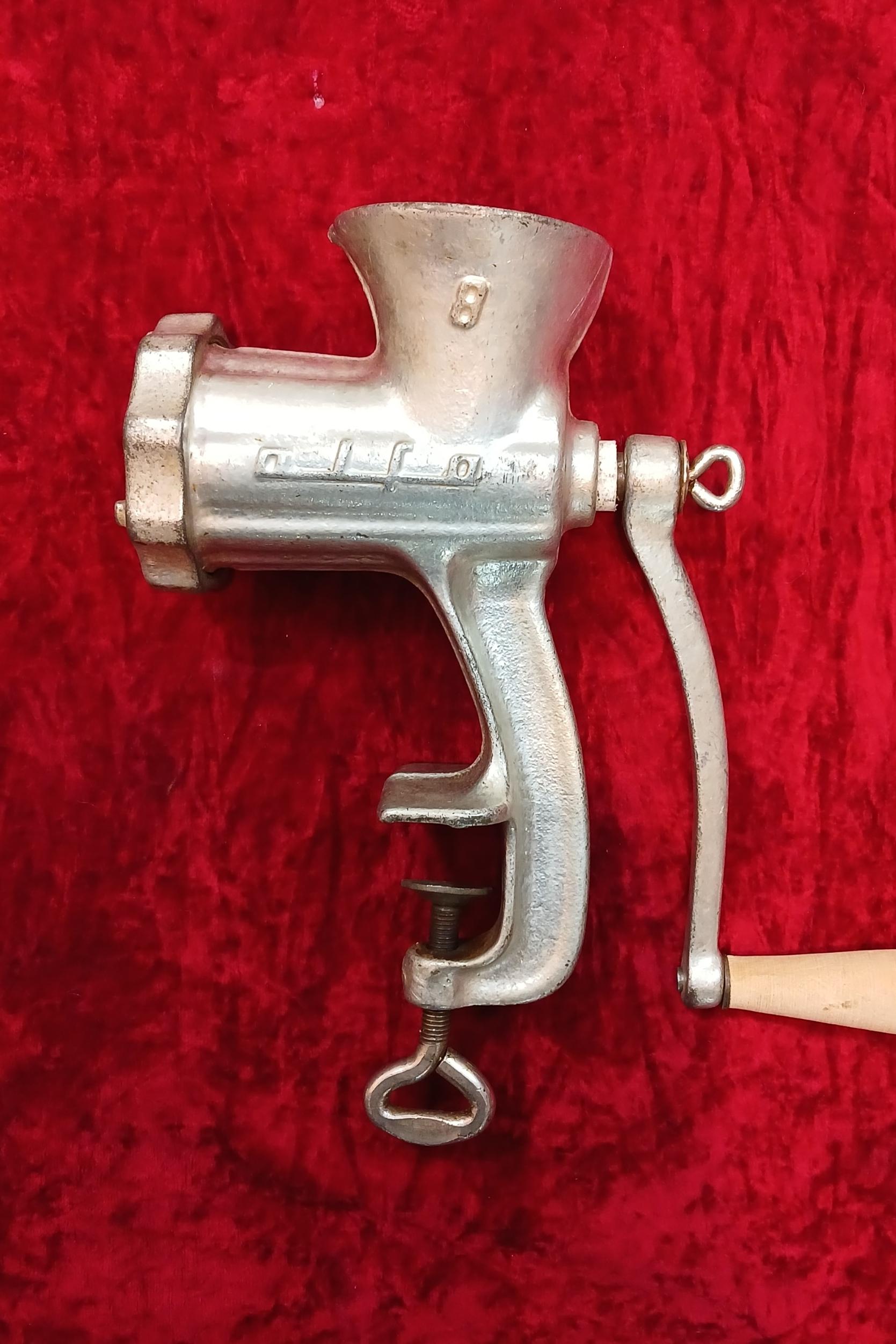 چرخ گوشت دستی قدیمی