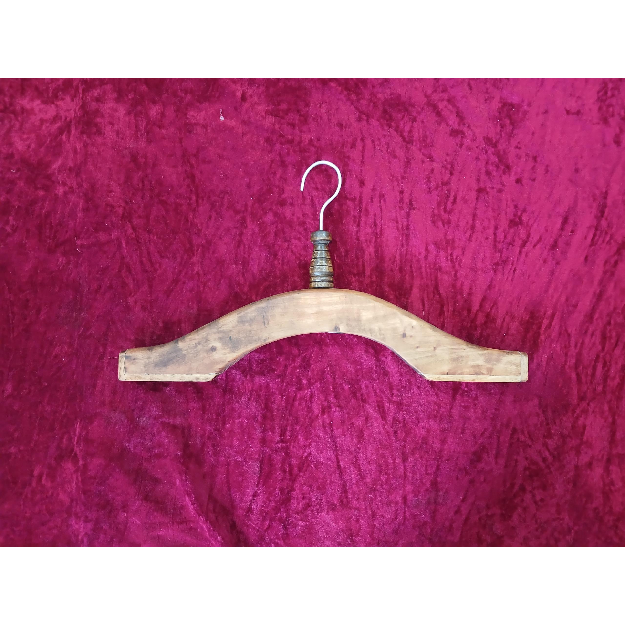 جا لباسی، رخت آویز چوبی