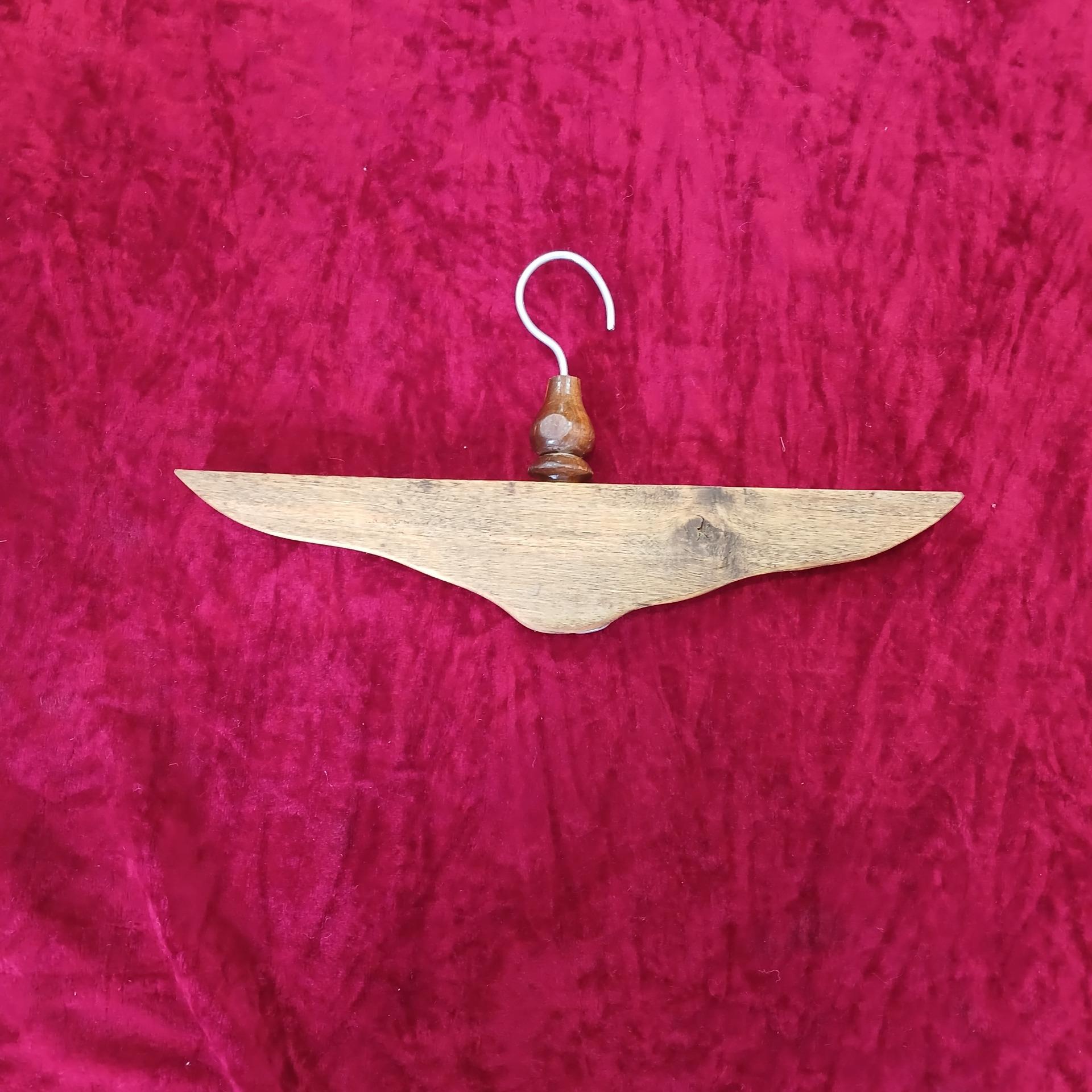 جا لباسی، رخت آویز چوبی