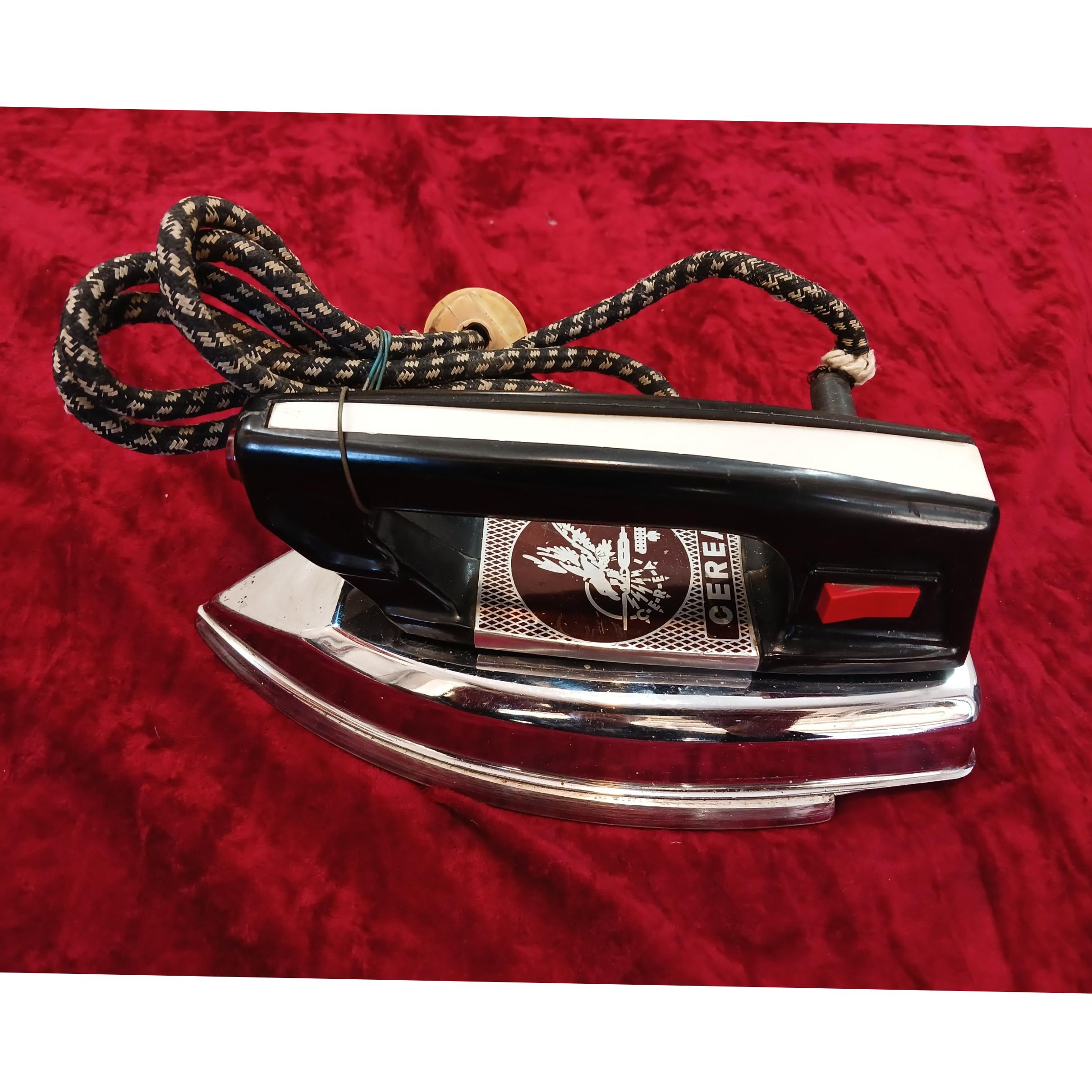 اتو برقی قدیمی