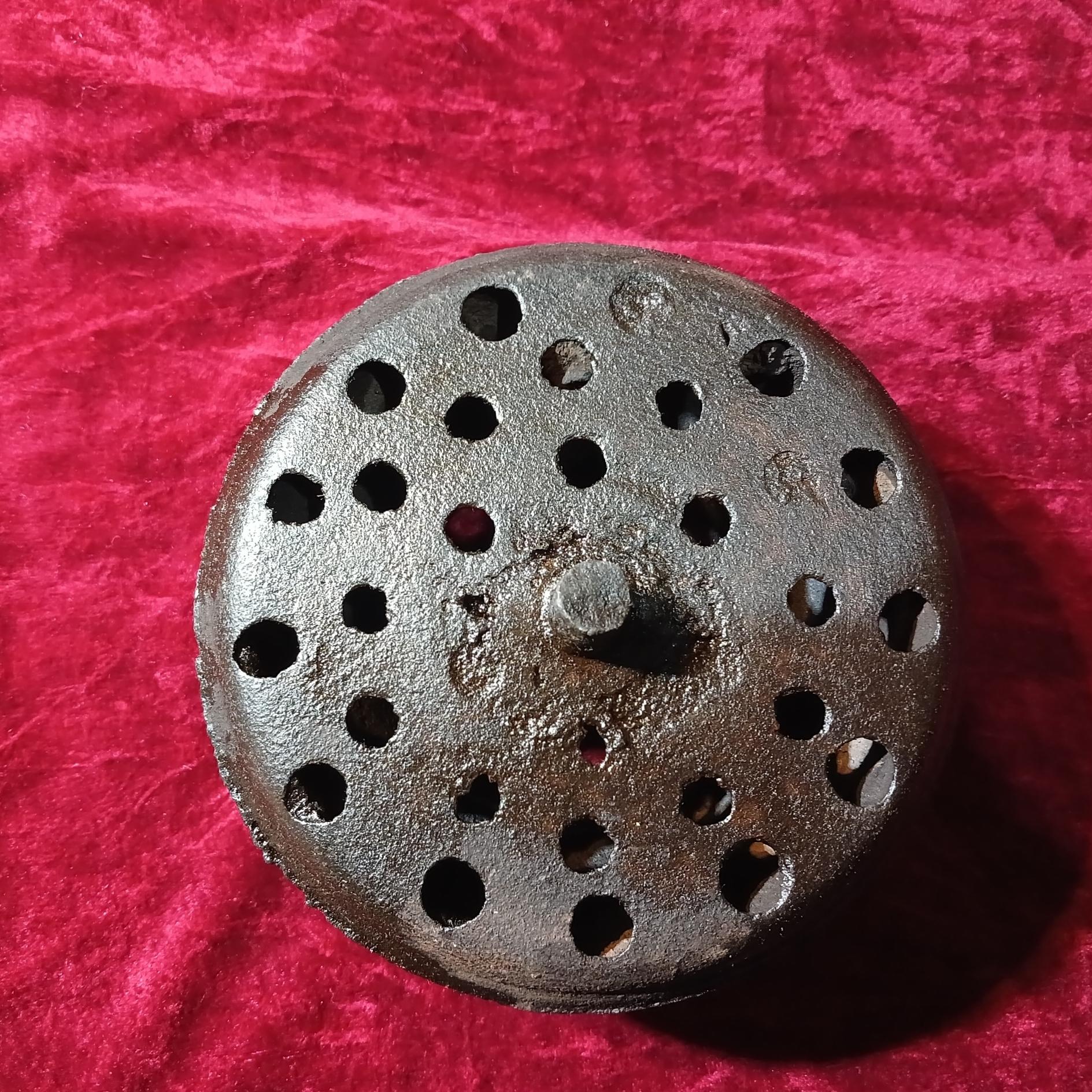 ابزار چدنی قدیمی