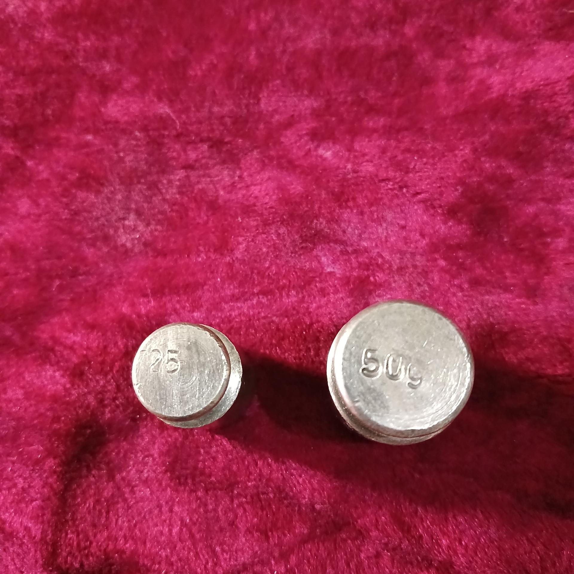 وزنه برنجی قدیمی