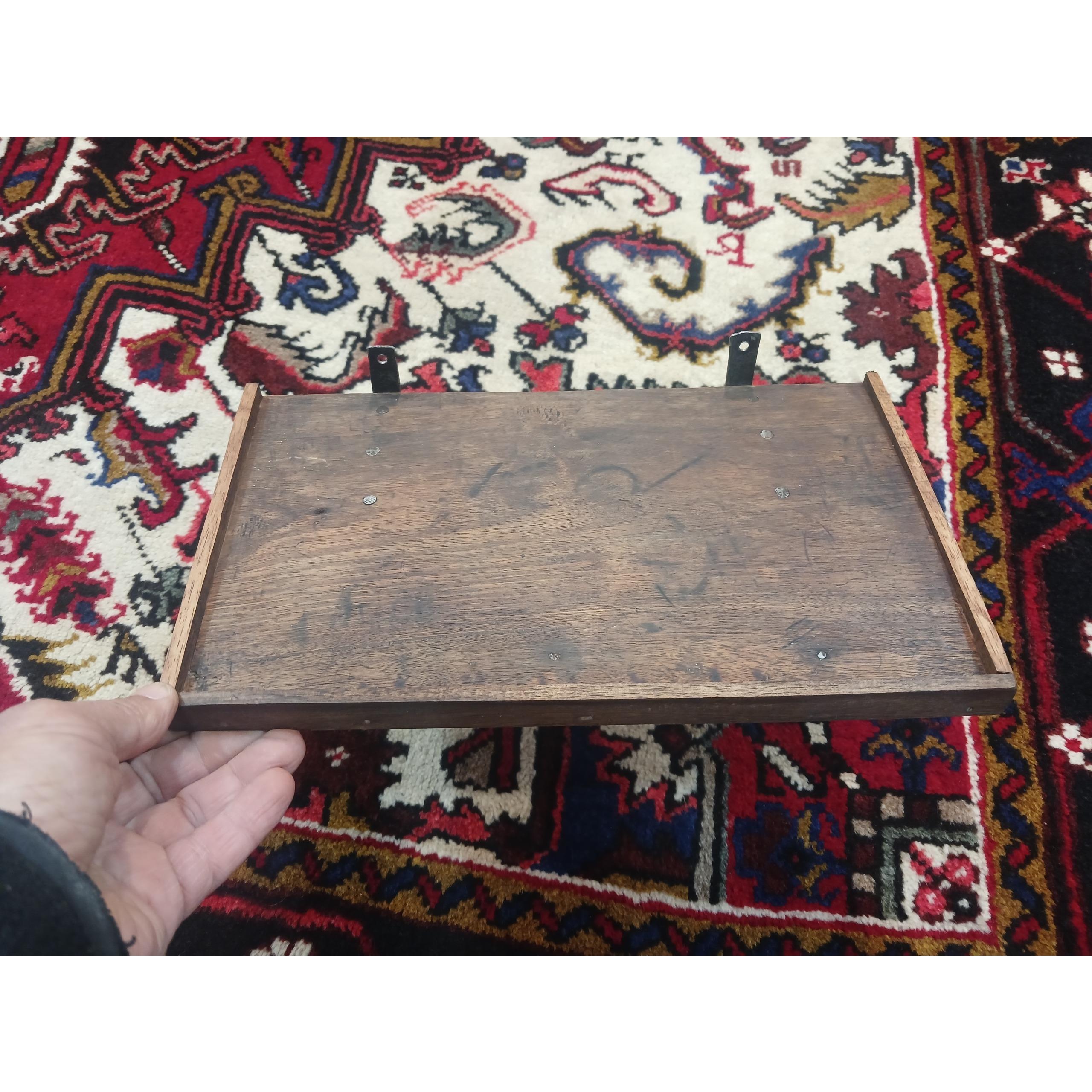 طاقچه چوبی قدیمی