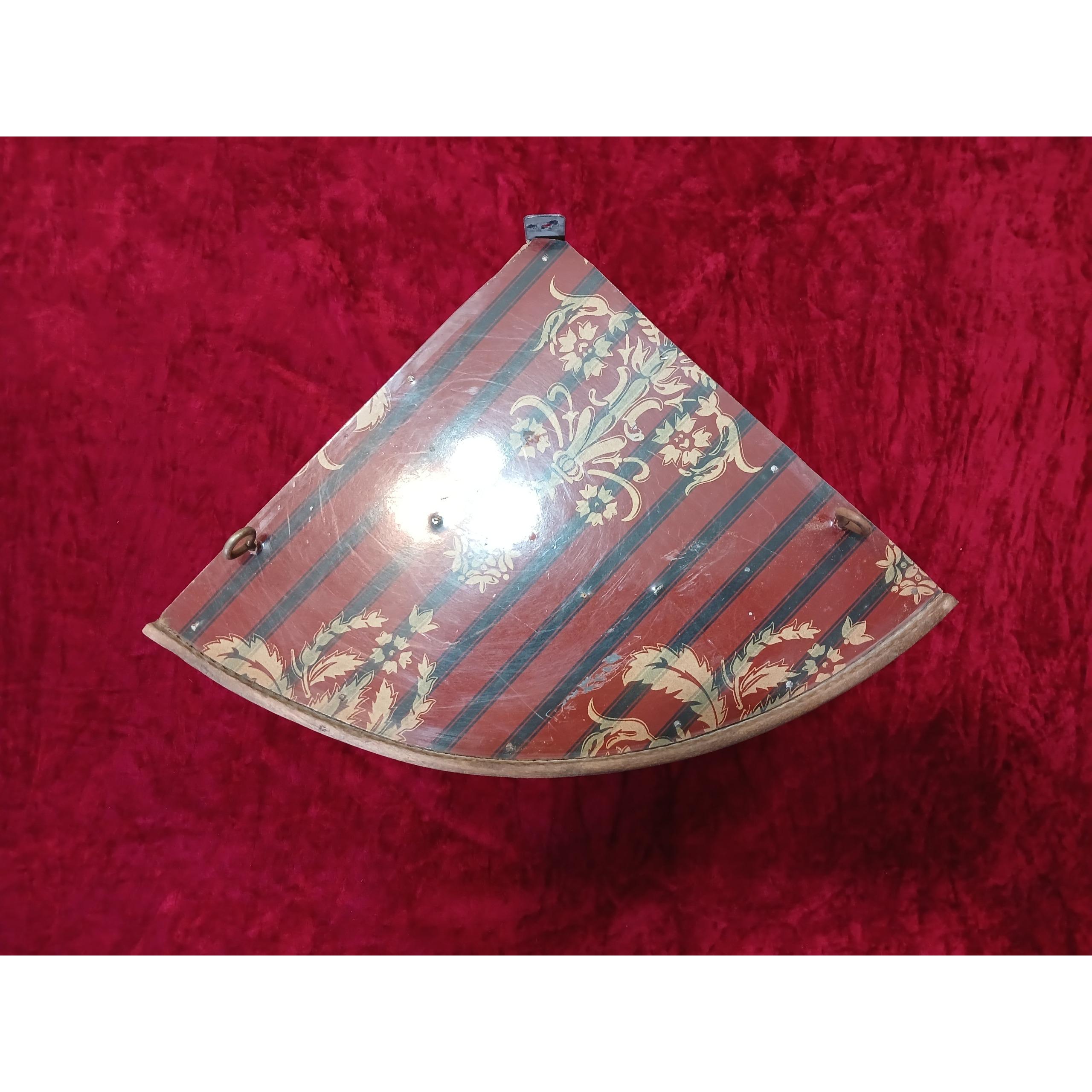 طاقچه چوبی (گوشه)