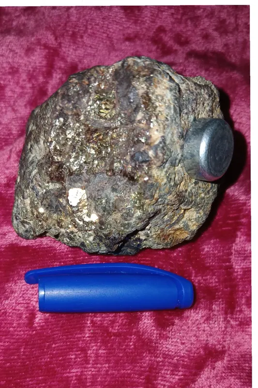 سنگ قدیمی و کهنه