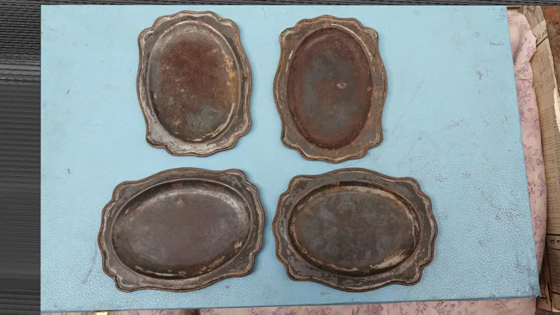 سینی فلزی آهنی قدیمی