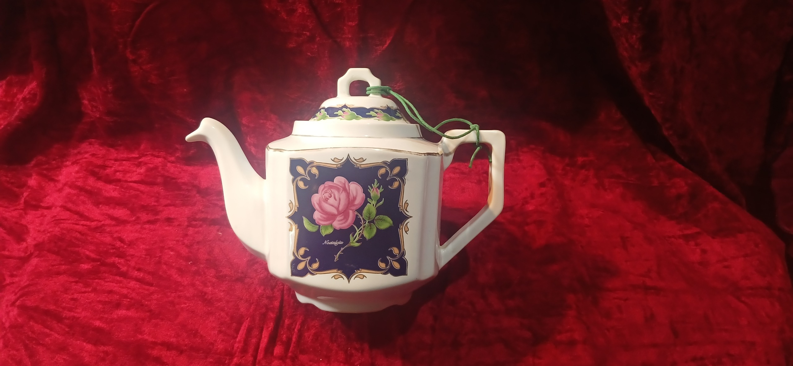 قوری چینی قدیمی