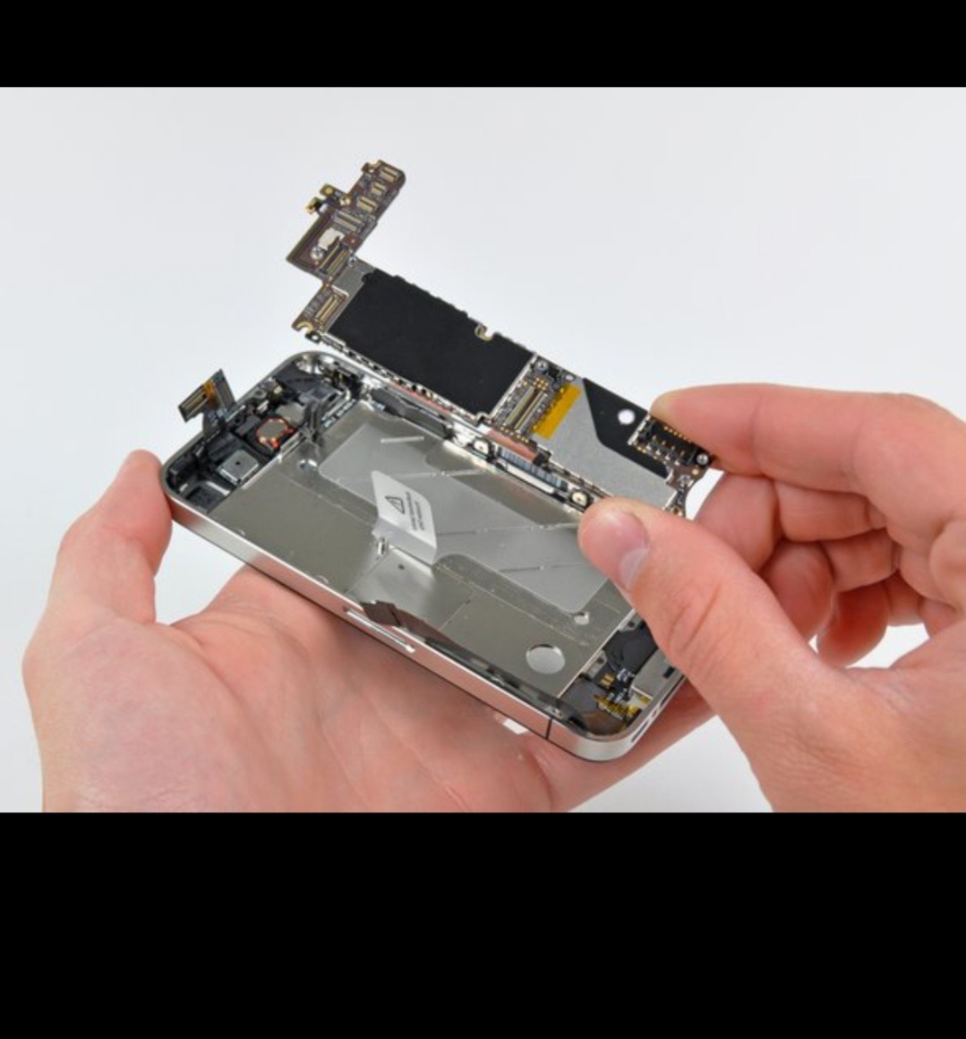 برد اصلی سالم آیفون 4