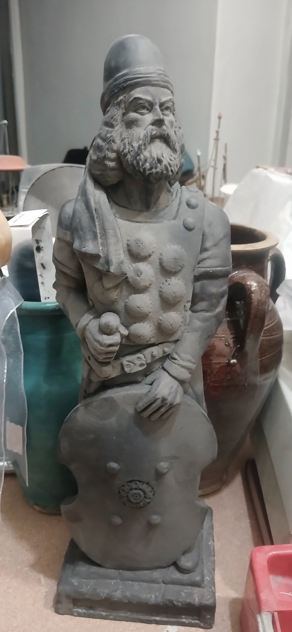 مجسمه مردجنگجوی هخامنشی