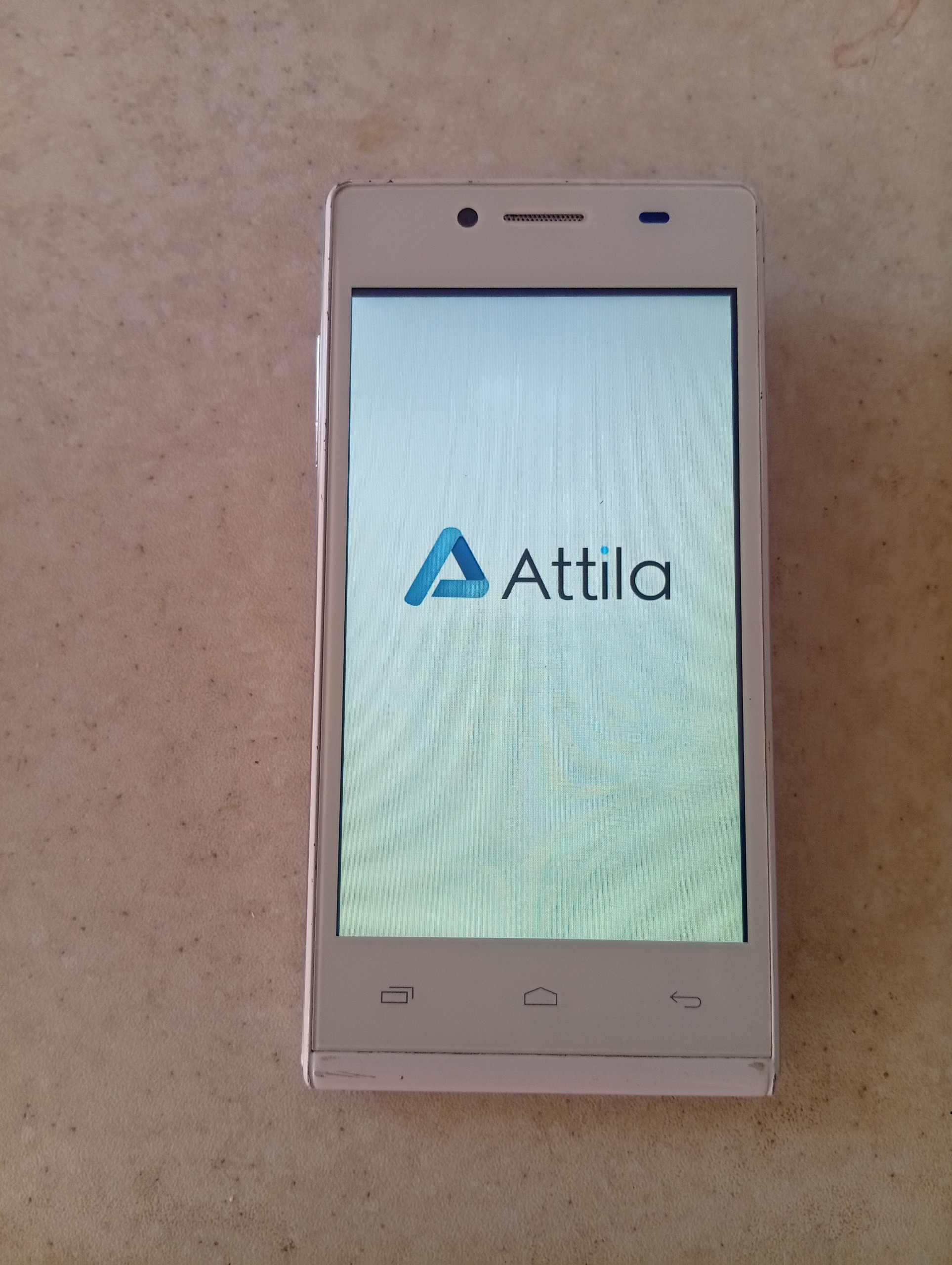 گوشی موبایل آتیلا
